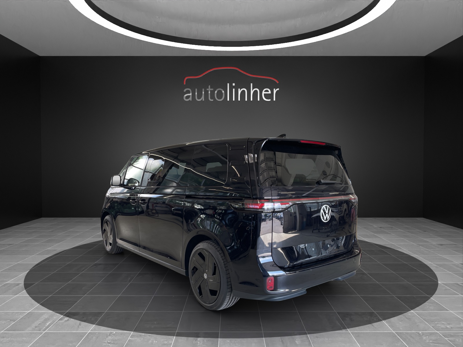VW ID.Buzz LWB GTX 4 Motion-image-2