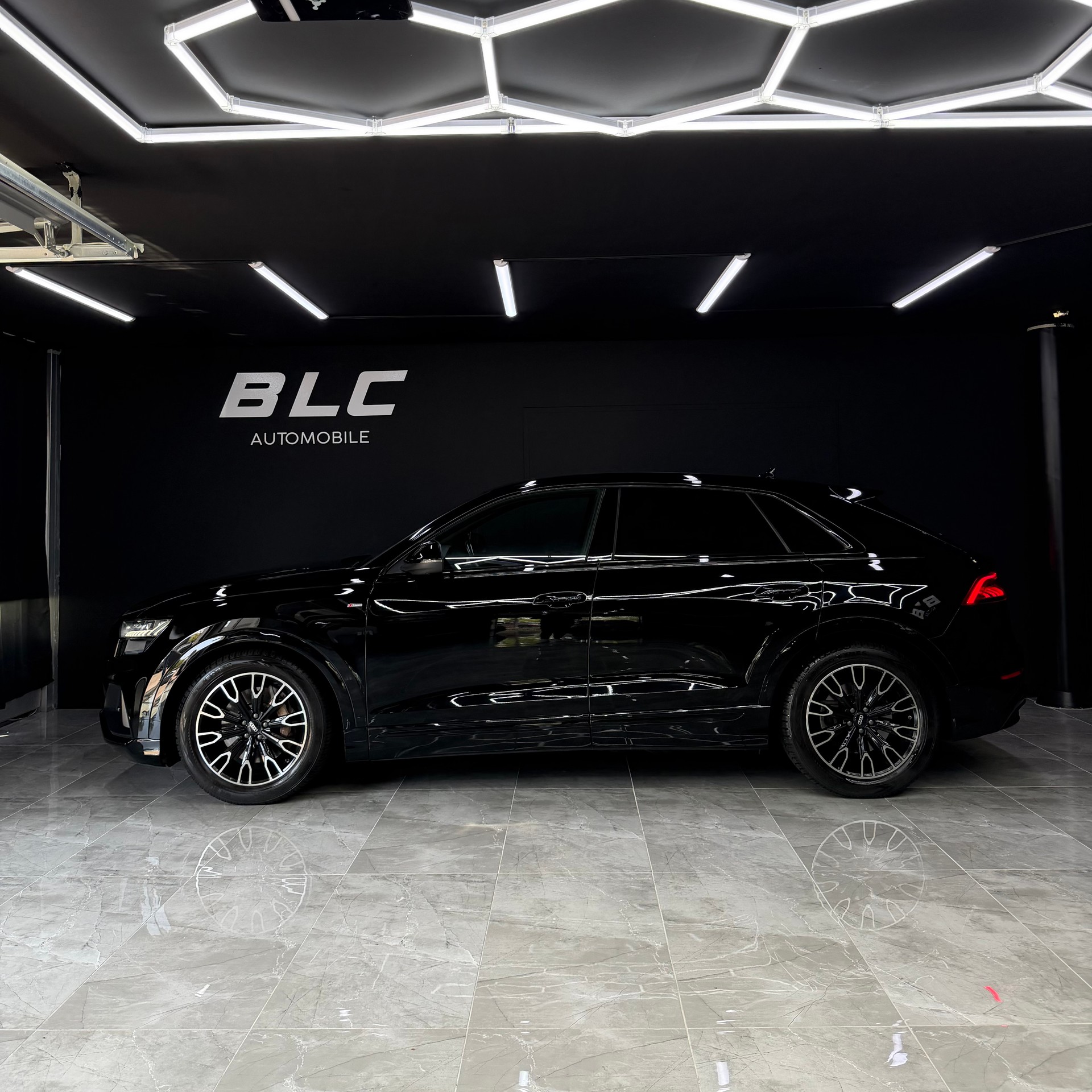 AUDI Q8 50 TDI quattro tiptronic-image-2