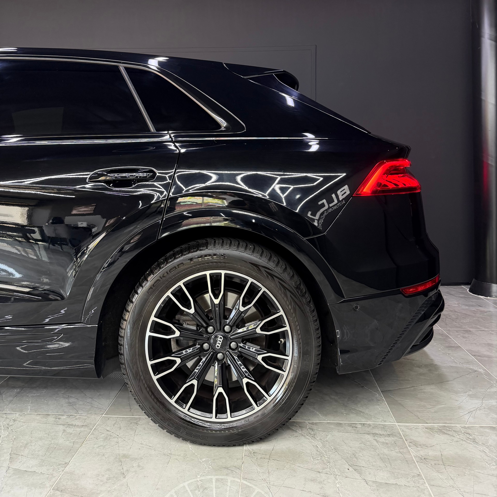 AUDI Q8 50 TDI quattro tiptronic-image-5
