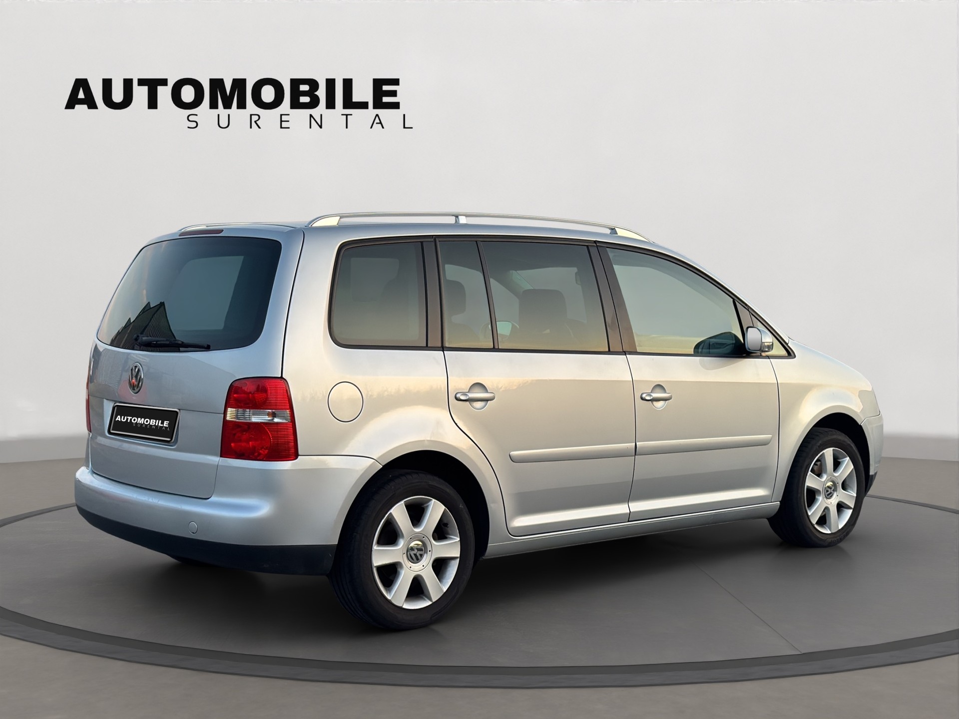 VW Touran 1.6 FSI Trendline-image-5