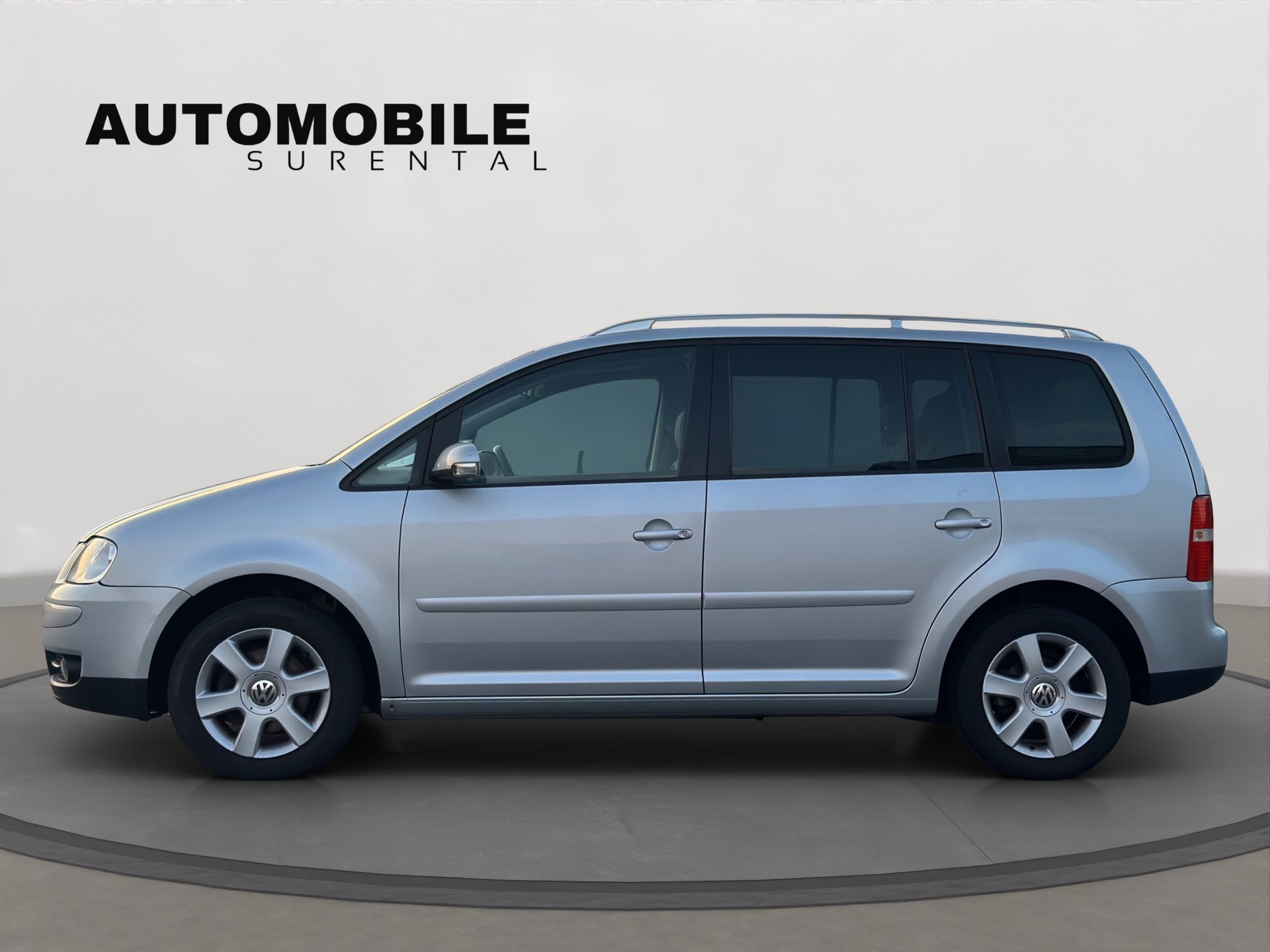 VW Touran 1.6 FSI Trendline-image-2
