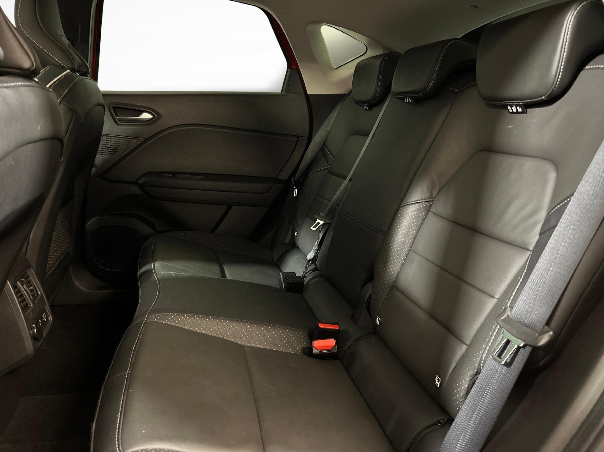 MITSUBISHI ASX 1.6 PHEV Instyle-image-3