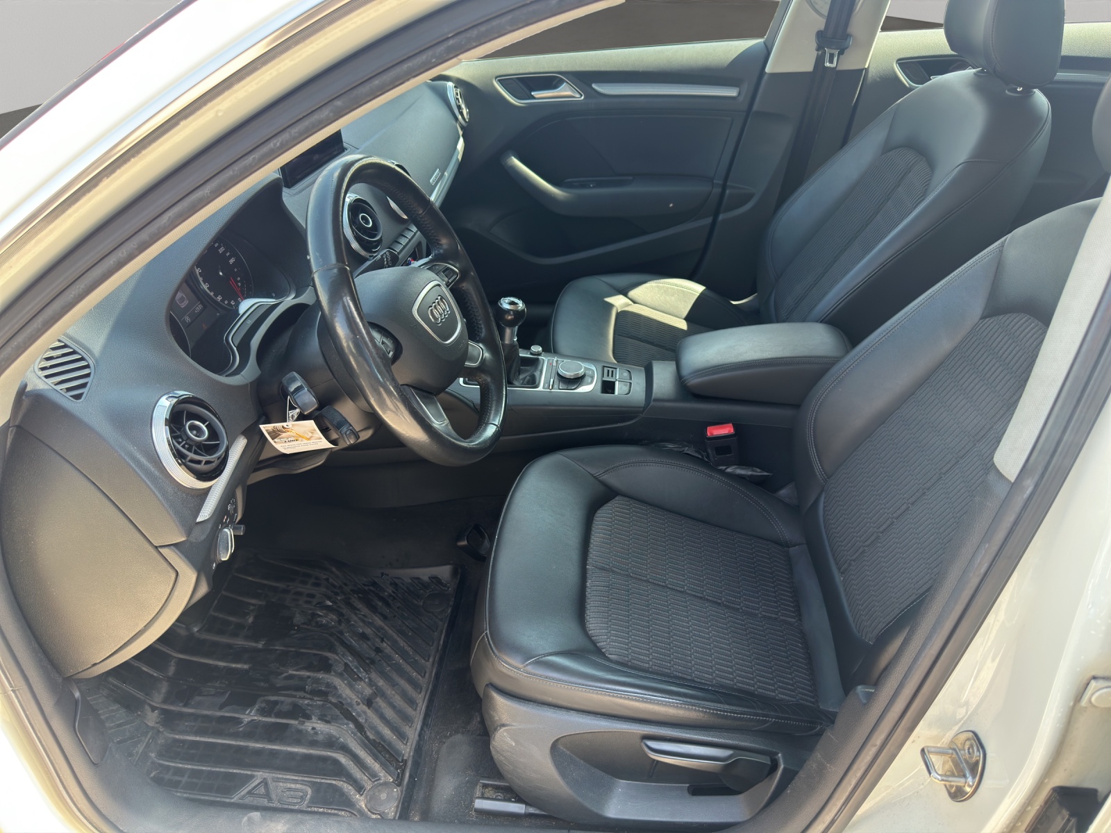 AUDI A3 Sportback 2.0 TDI Ambiente quattro-image-9