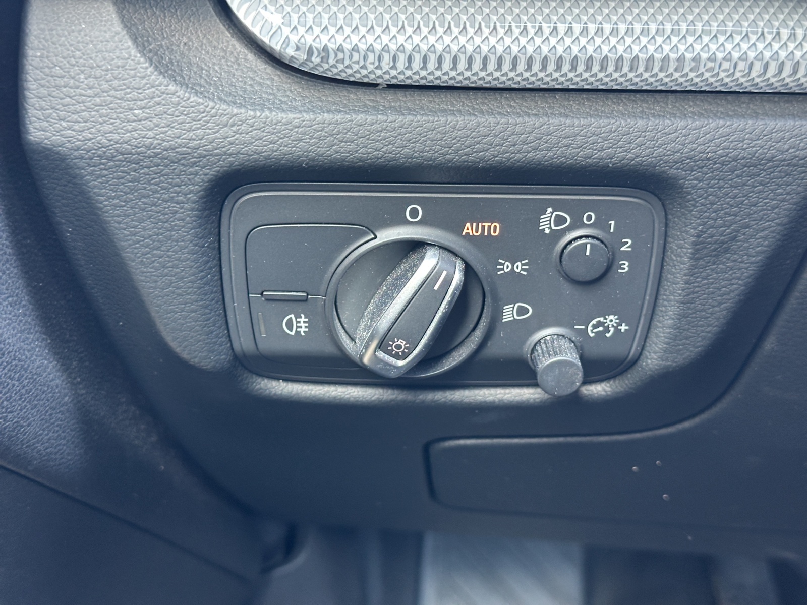 AUDI A3 Sportback 2.0 TDI Ambiente quattro-image-14