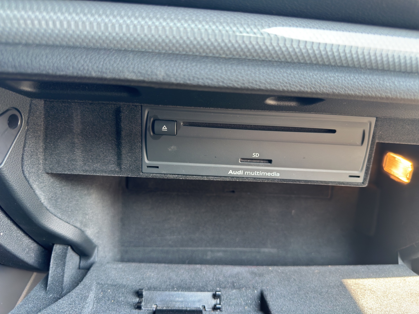 AUDI A3 Sportback 2.0 TDI Ambiente quattro-image-17
