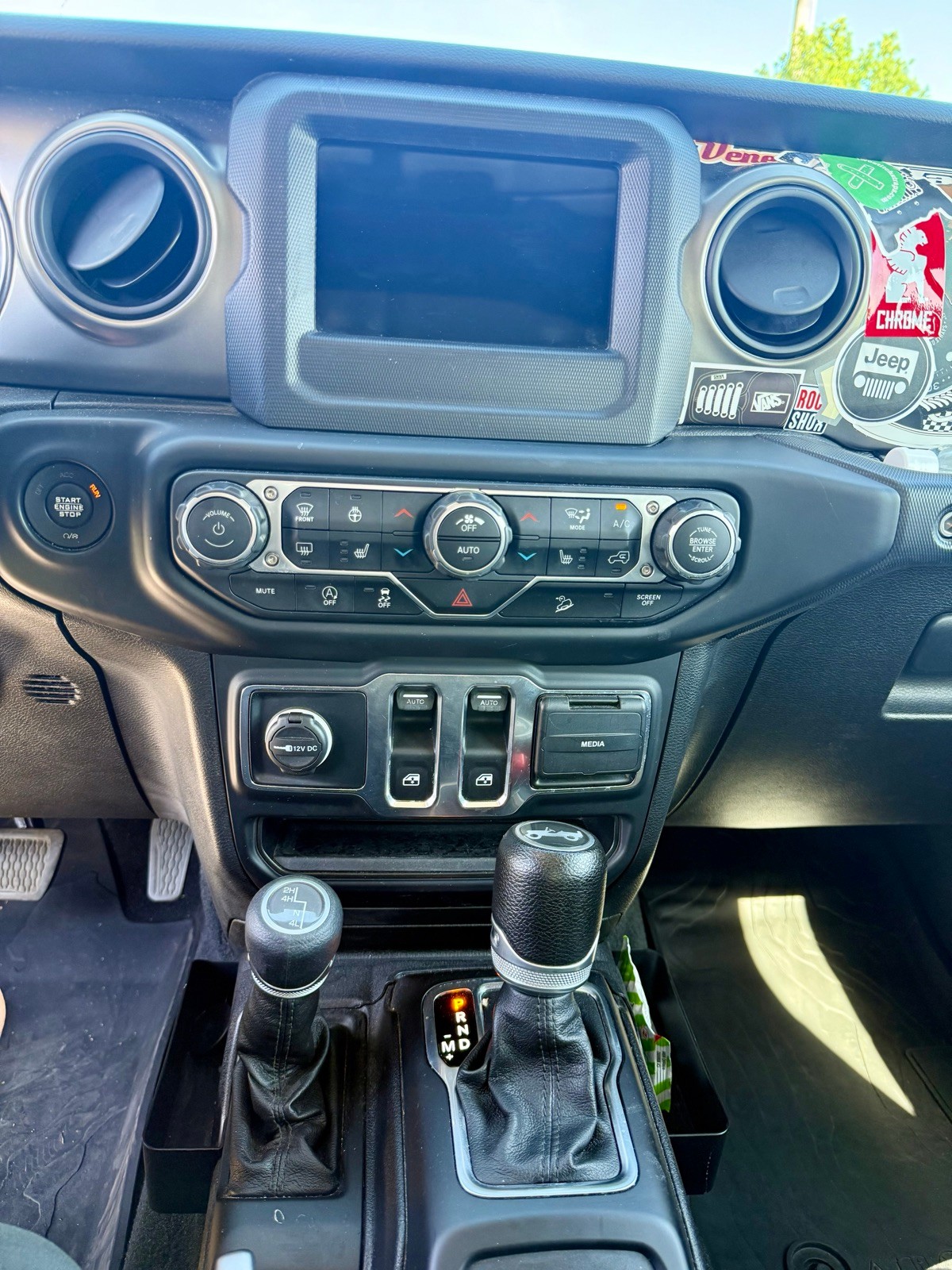 JEEP Wrangler Sport S-image-4