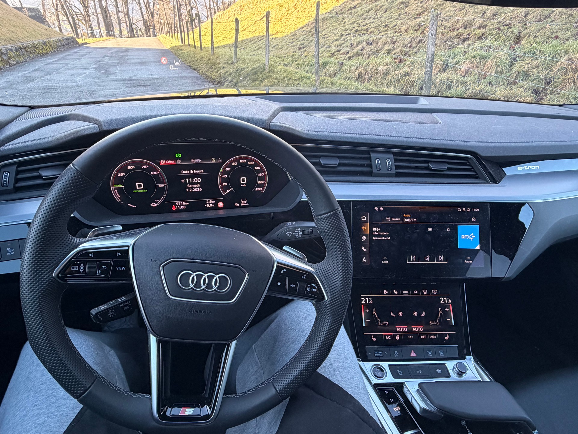 AUDI 55 S Line quattro-image-9