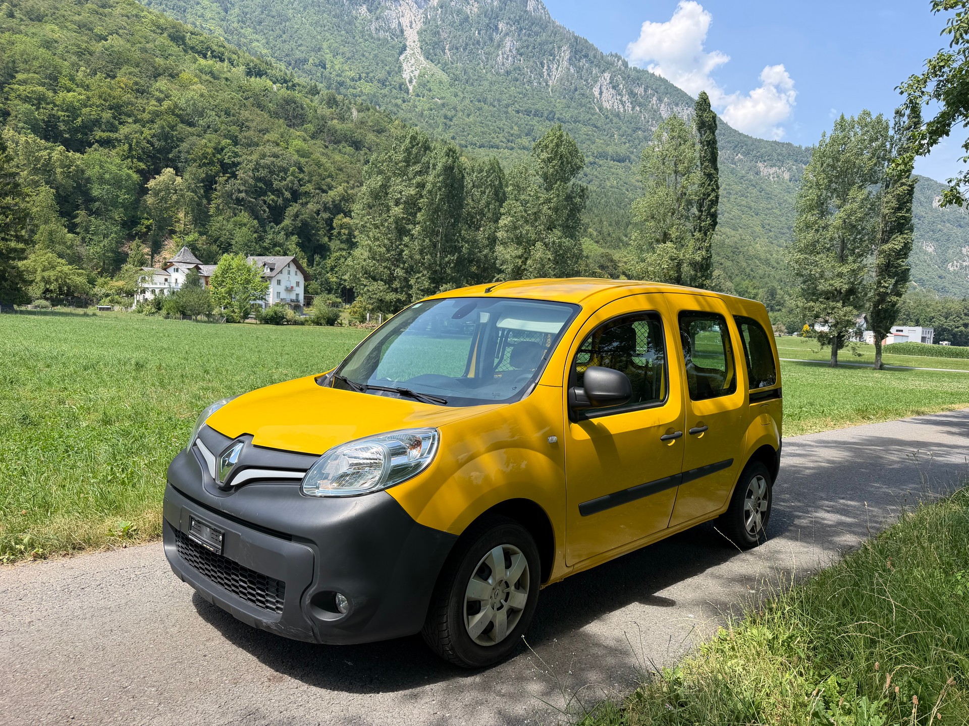 RENAULT Kangoo Medium TCe 115 Business A-image-0