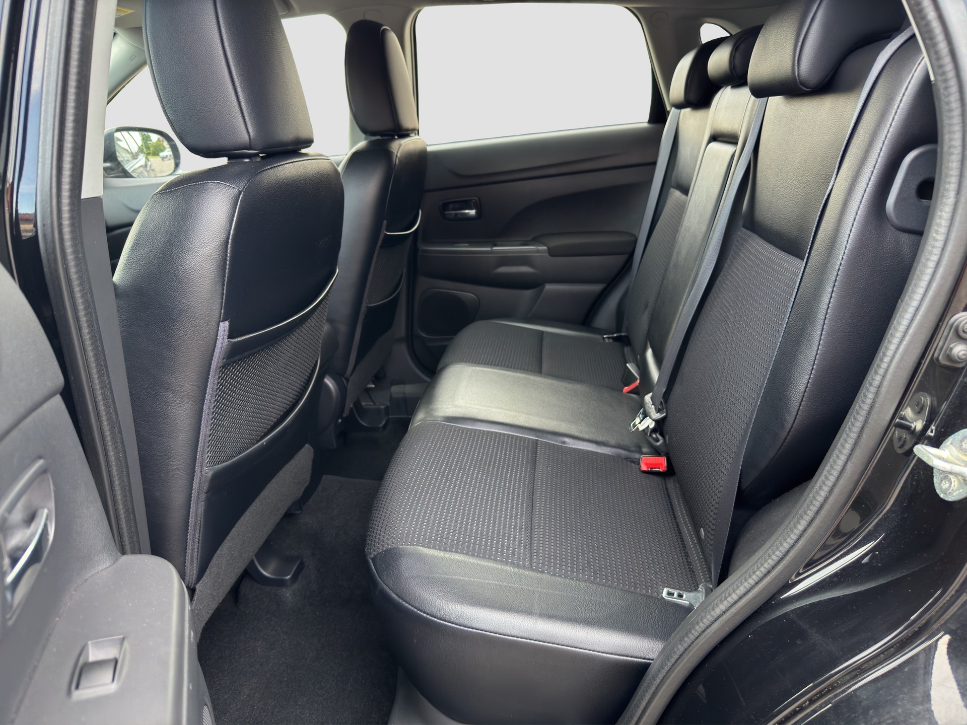 CITROEN C4 Aircross 1.6 HDi Black Top 4WD-image-13
