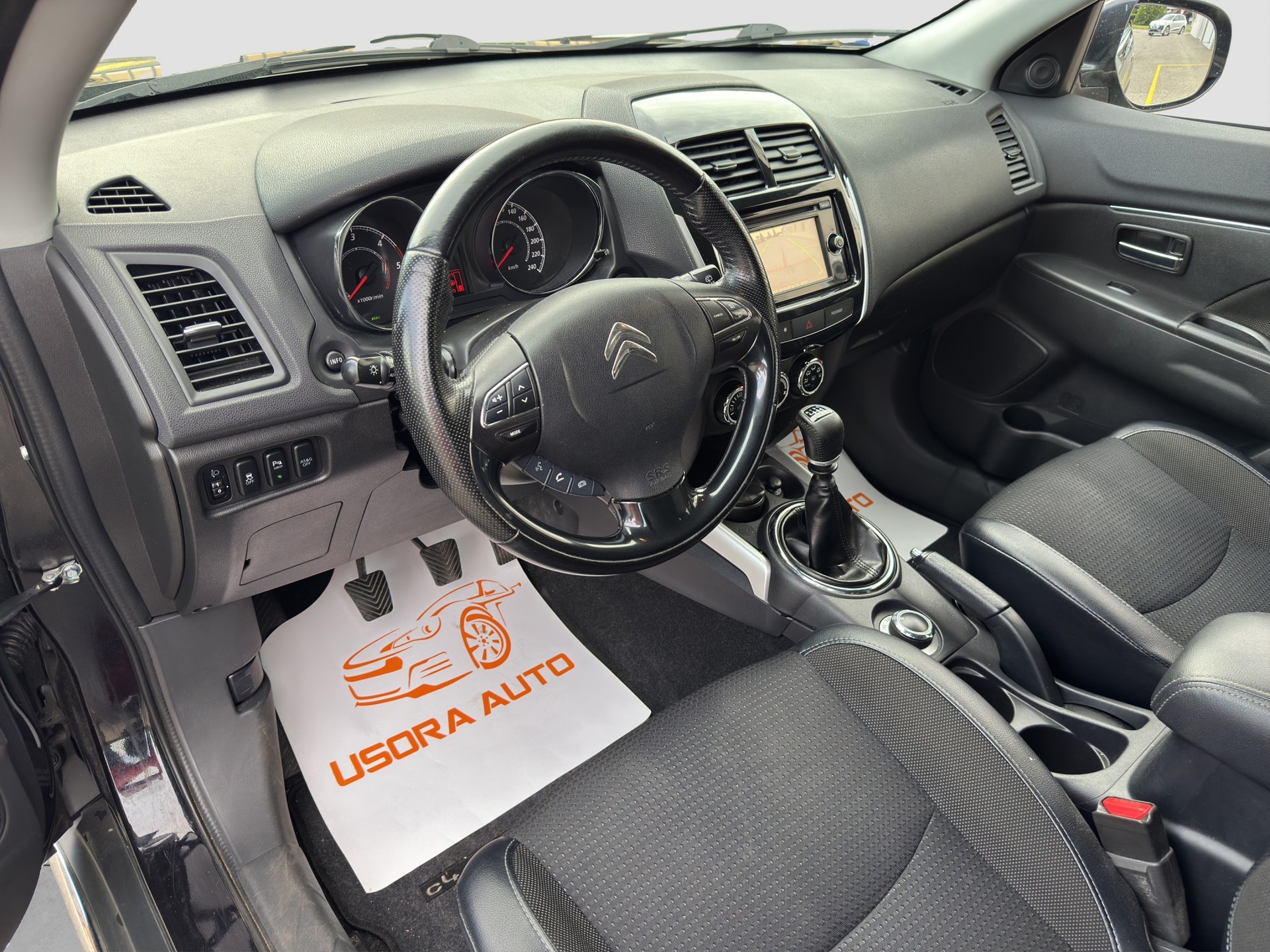 CITROEN C4 Aircross 1.6 HDi Black Top 4WD-image-12