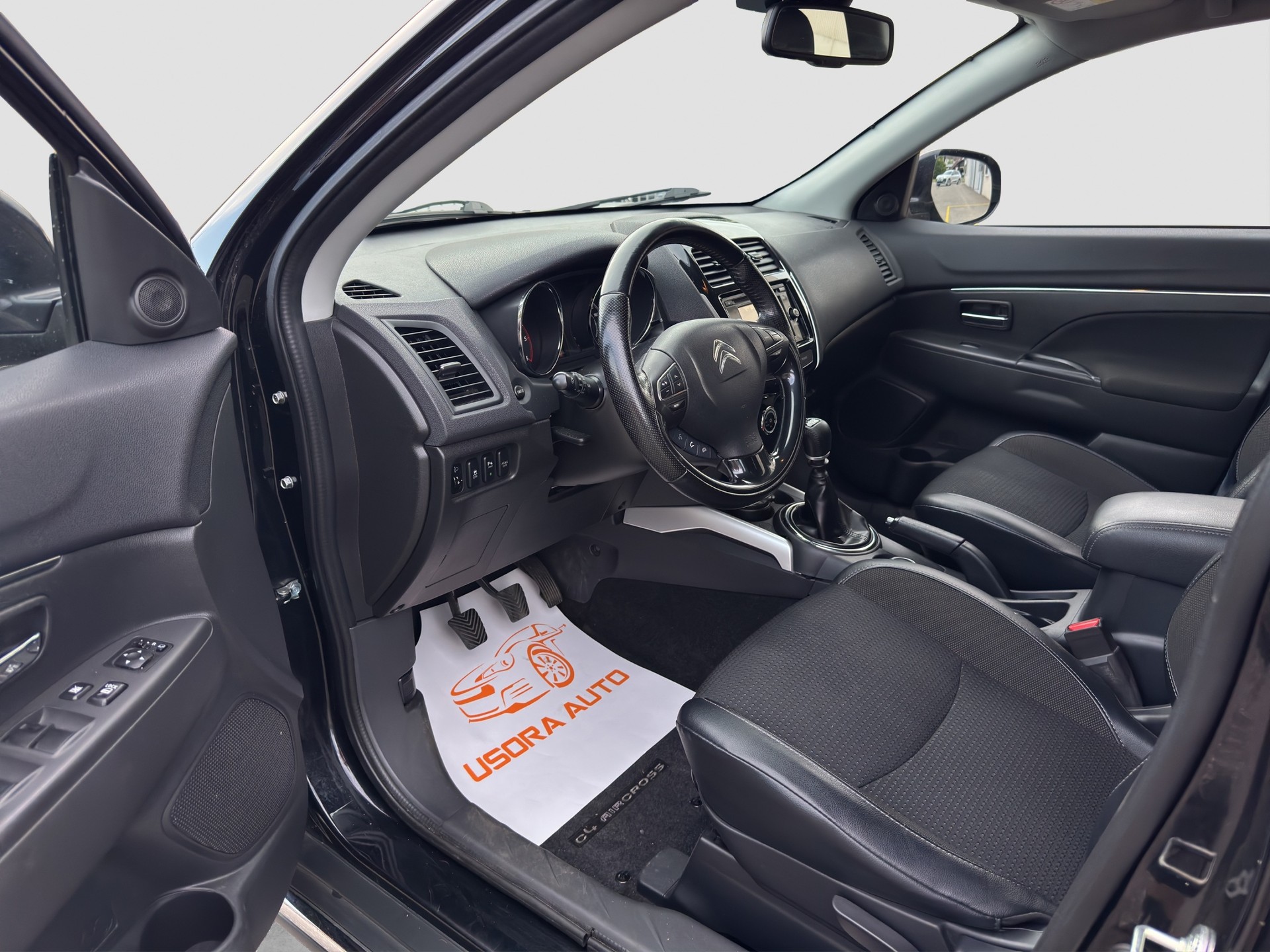 CITROEN C4 Aircross 1.6 HDi Black Top 4WD-image-10