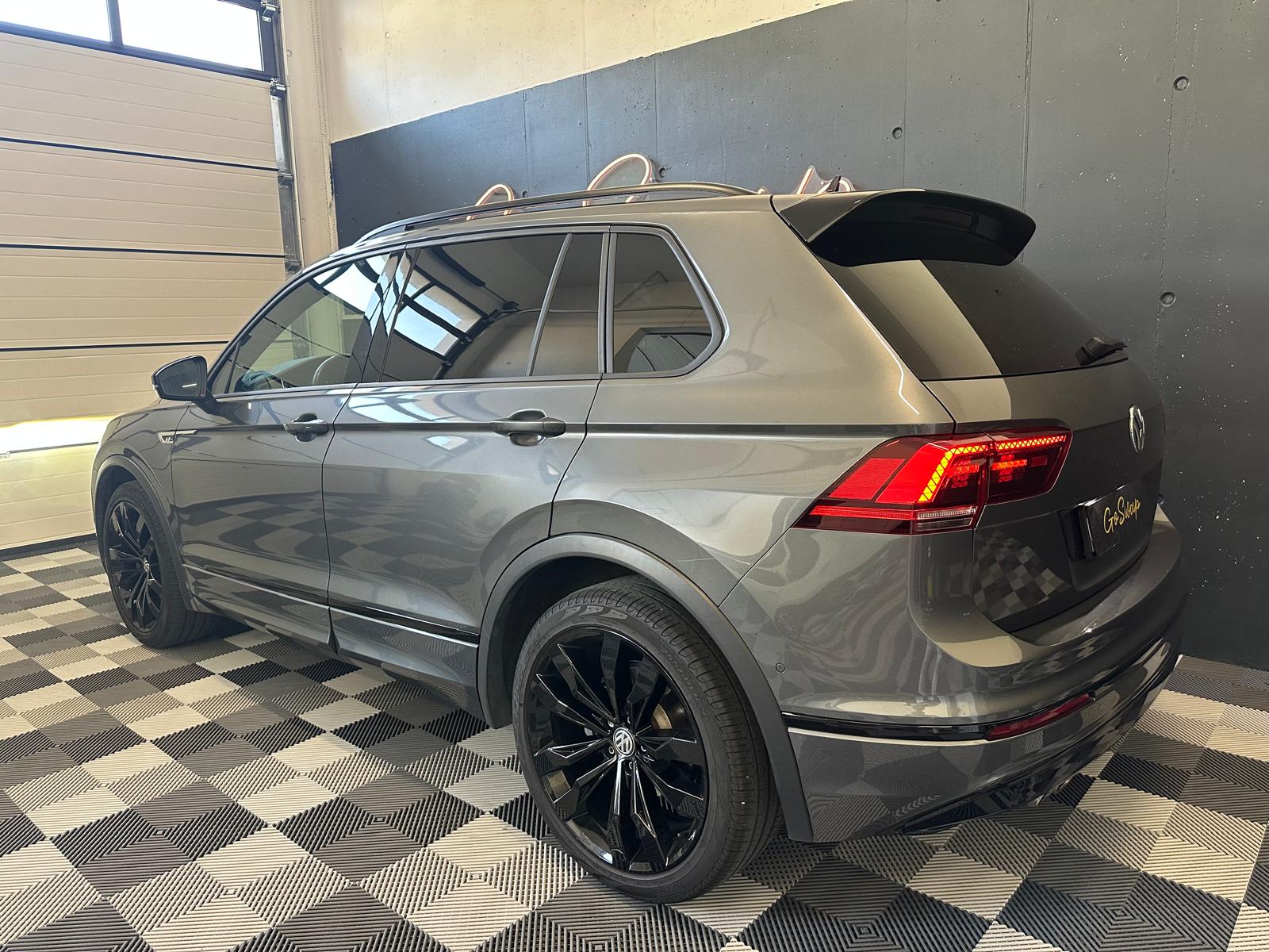 VW Tiguan 2.0TSI R-Line 4Motion DSG-image-3