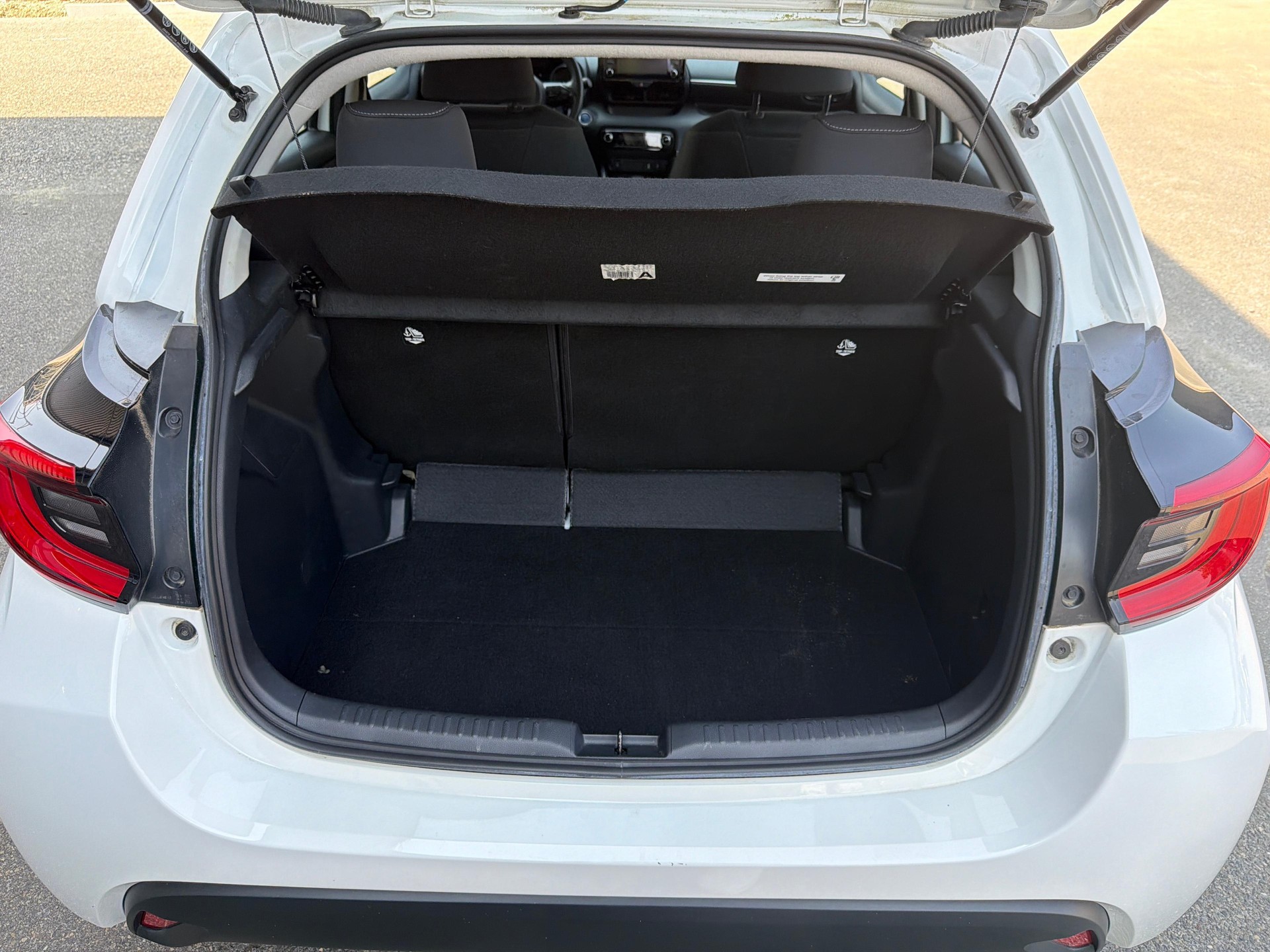 TOYOTA Yaris 1.5 VVT-i HSD Trend-image-11