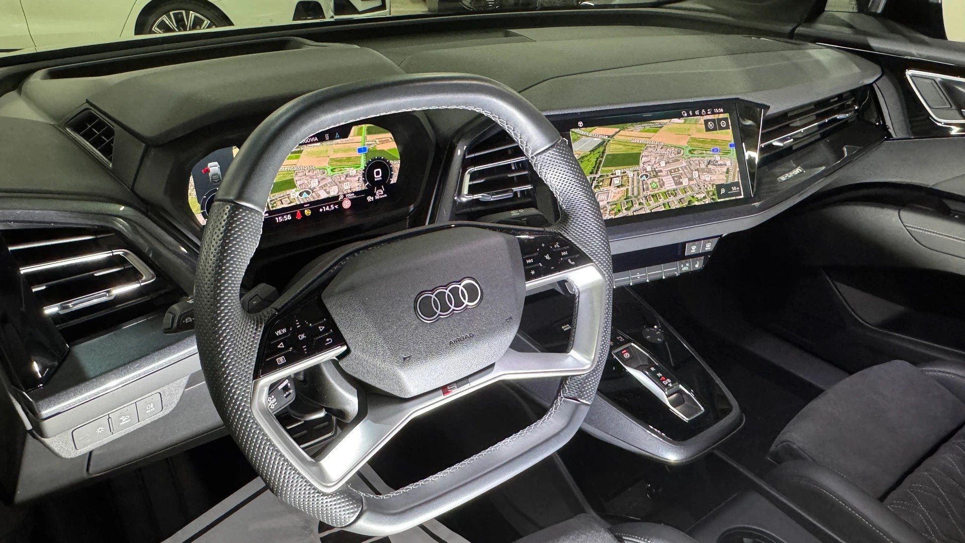 AUDI Q4 e-tron 55 S-Line quattro Black-Optik 340PS / AHK / Wärmepumpe-image-11