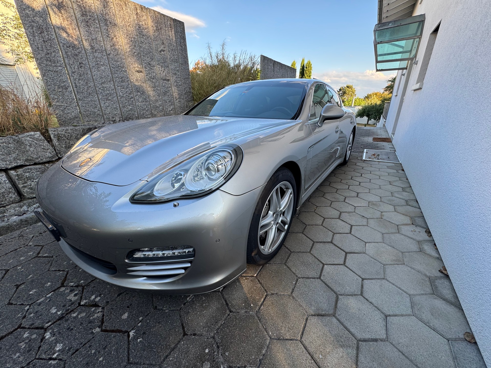 PORSCHE 4.8 V8 4S PDK-image-1