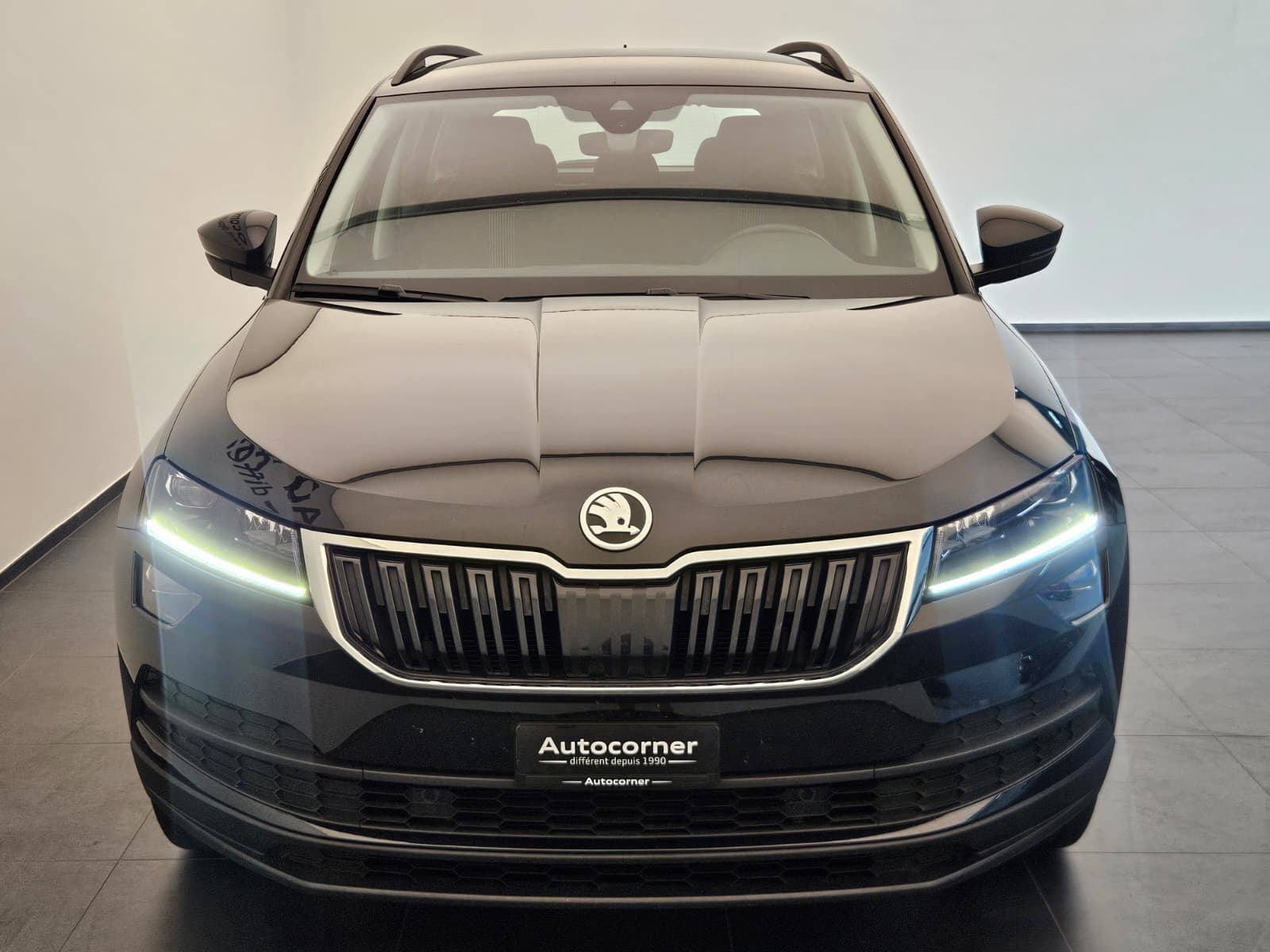 SKODA Karoq 1.5 TSI ACT Ambition DSG-showroom-element-3