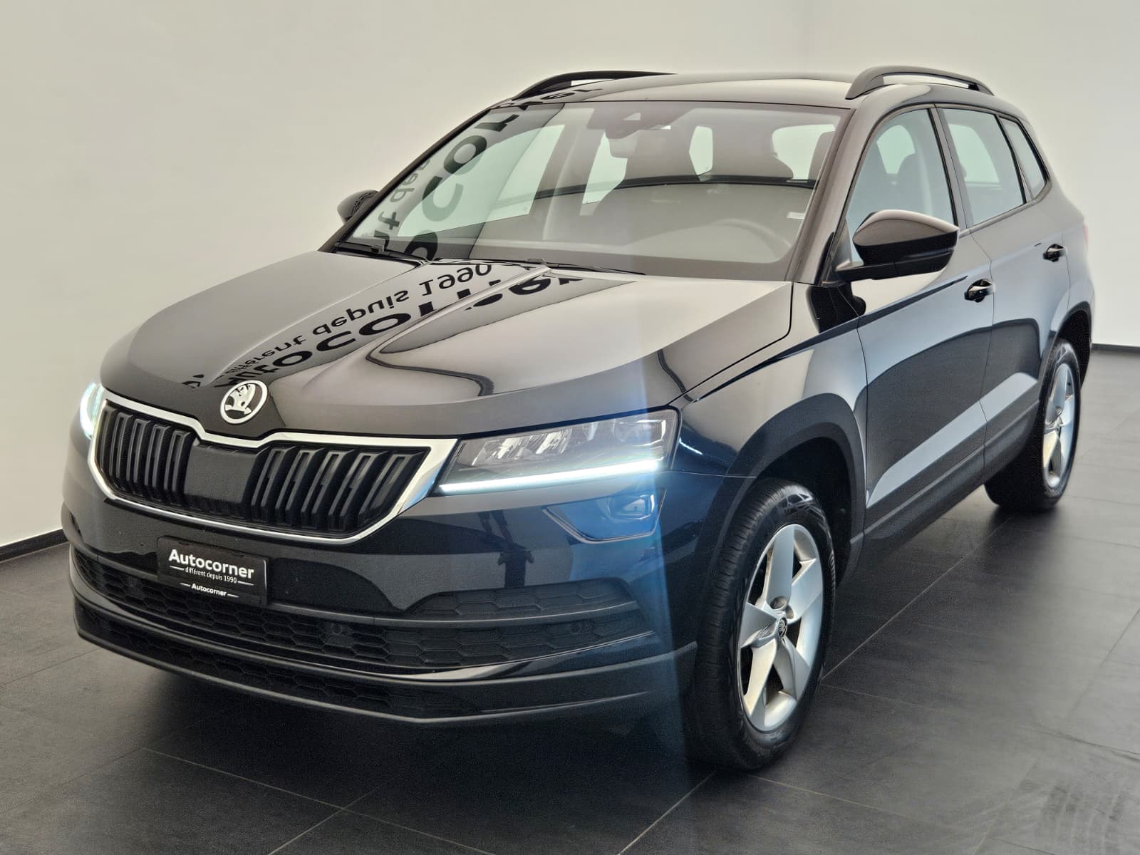 SKODA Karoq 1.5 TSI ACT Ambition DSG-showroom-element-2
