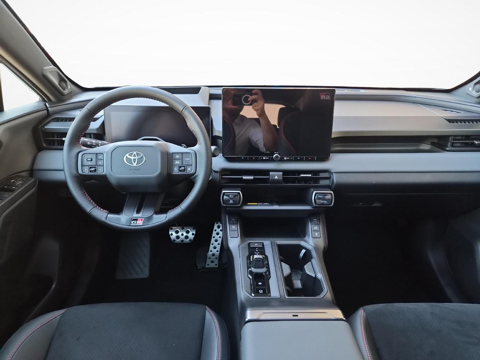 TOYOTA RAV4 2.5 HEV GR Sport-image-8