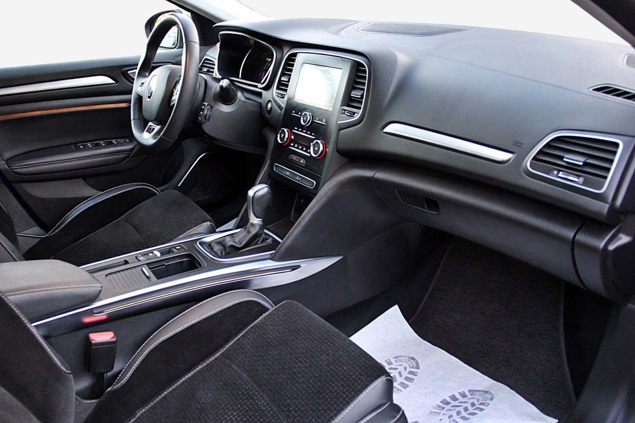RENAULT Mégane Grandtour 1.5 dCi GT Line EDC-image-12