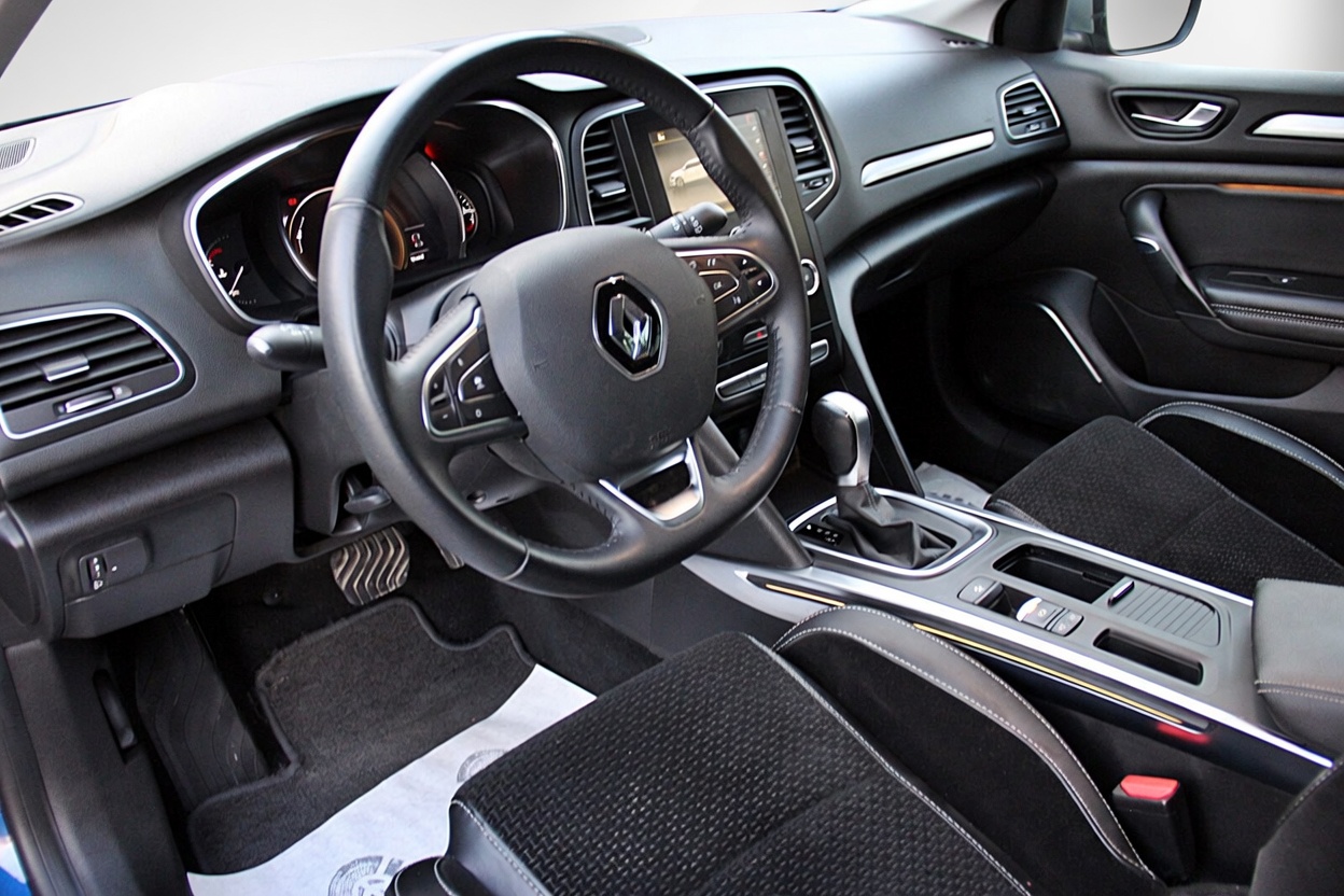 RENAULT Mégane Grandtour 1.5 dCi GT Line EDC-image-8