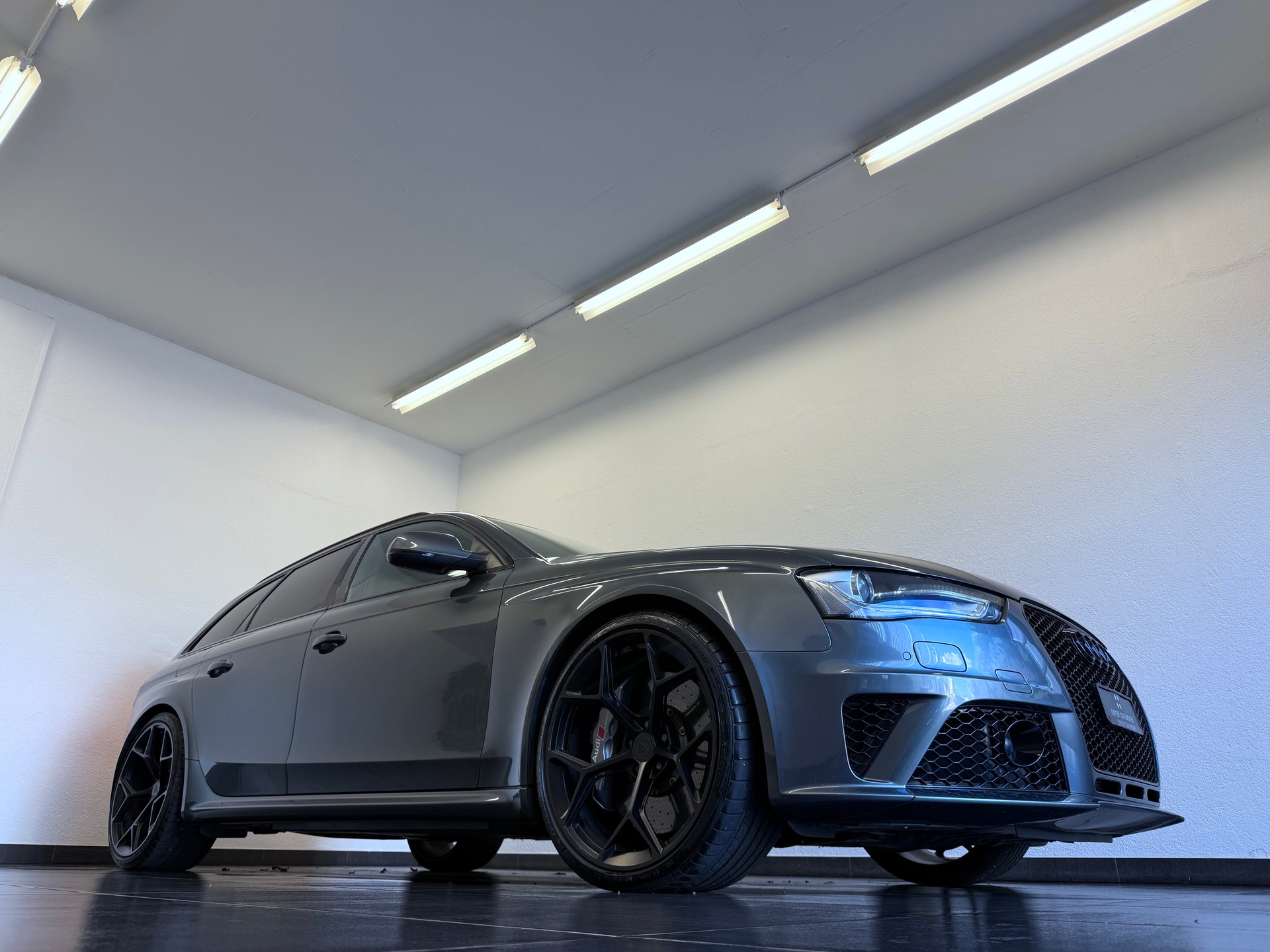 AUDI RS4 Avant 4.2 FSI V8 quattro S-tronic-showroom-element-2