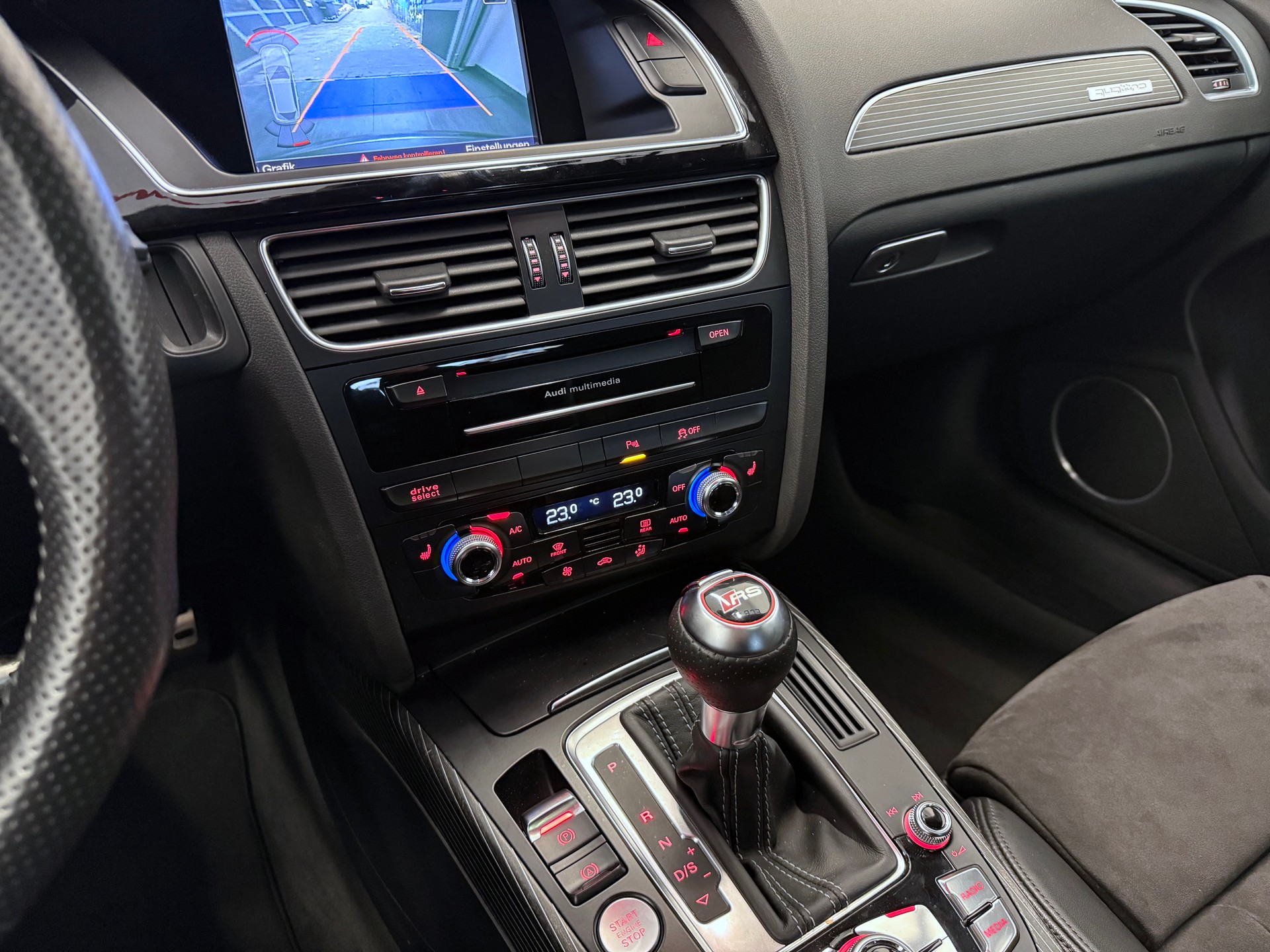AUDI RS4 Avant 4.2 FSI V8 quattro S-tronic-image-15