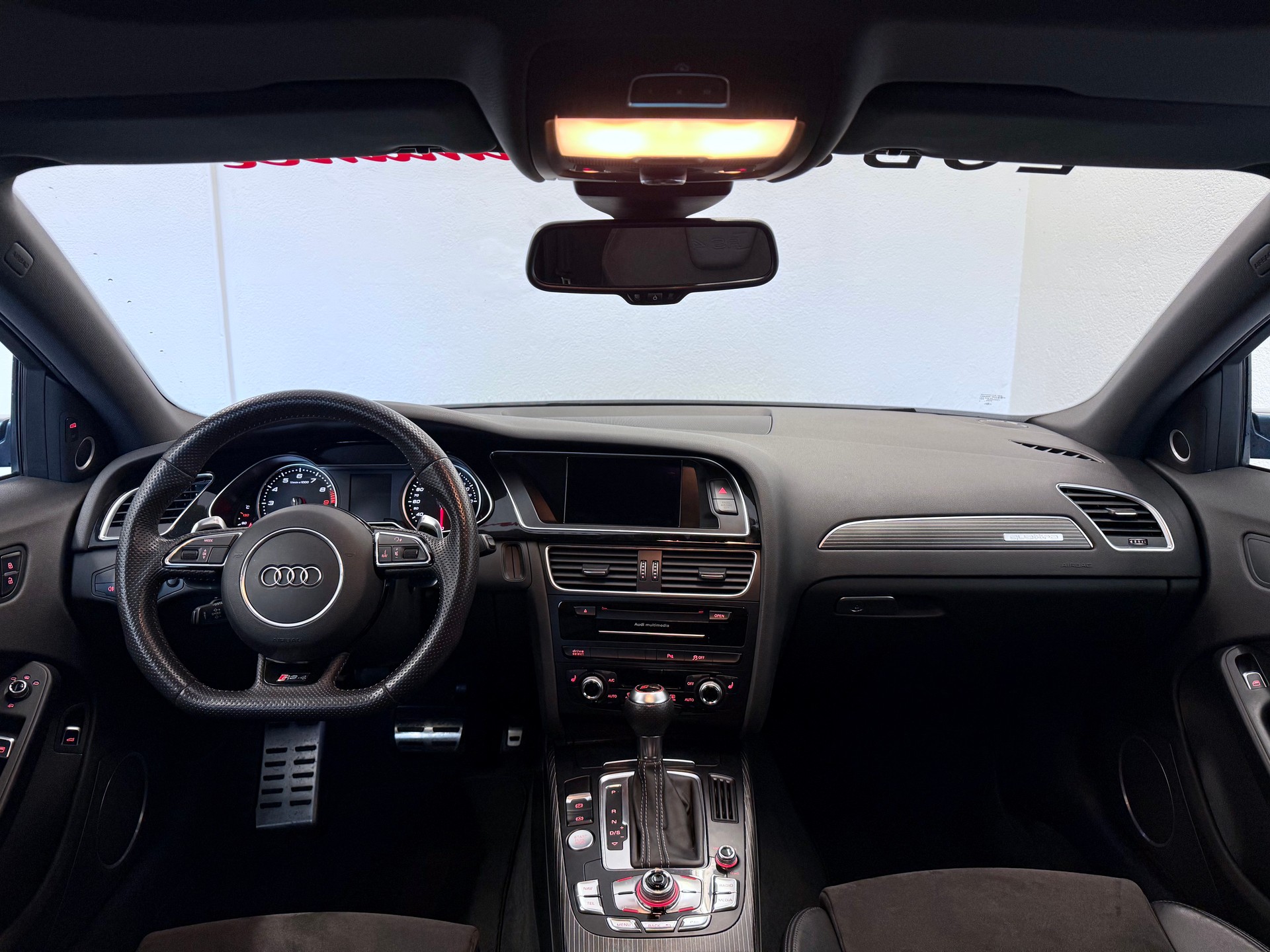 AUDI RS4 Avant 4.2 FSI V8 quattro S-tronic-image-18
