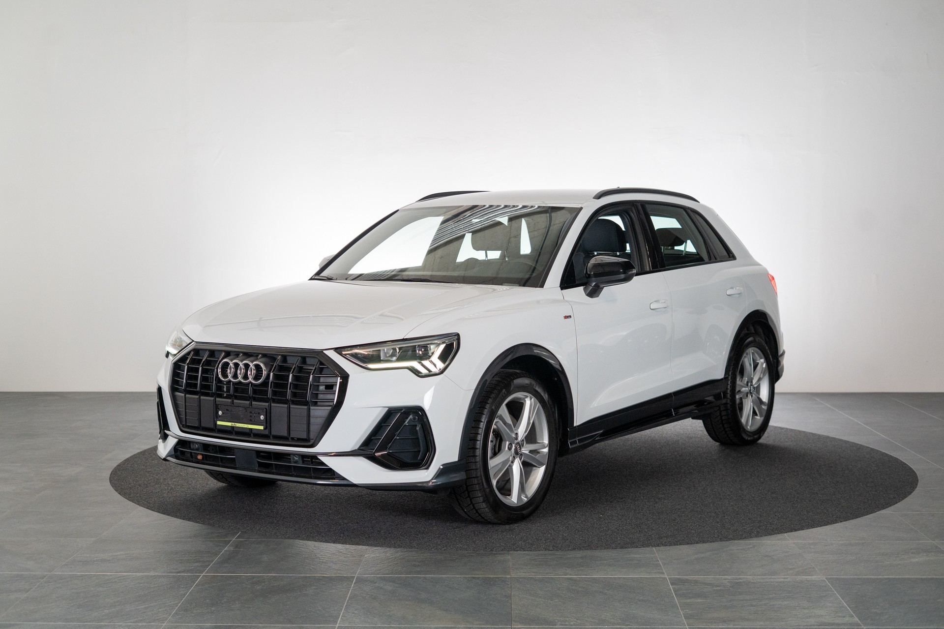 AUDI Q3 1.5 35 TFSI S line S-Tronic / CH-Fahrzeug / Rückfahrkamera / S-Line
