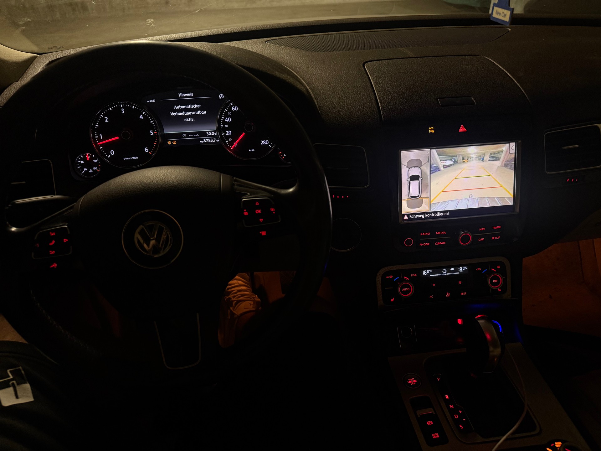 VW Touareg 3.0 TDI BlueMotion Technology Tiptronic-image-6