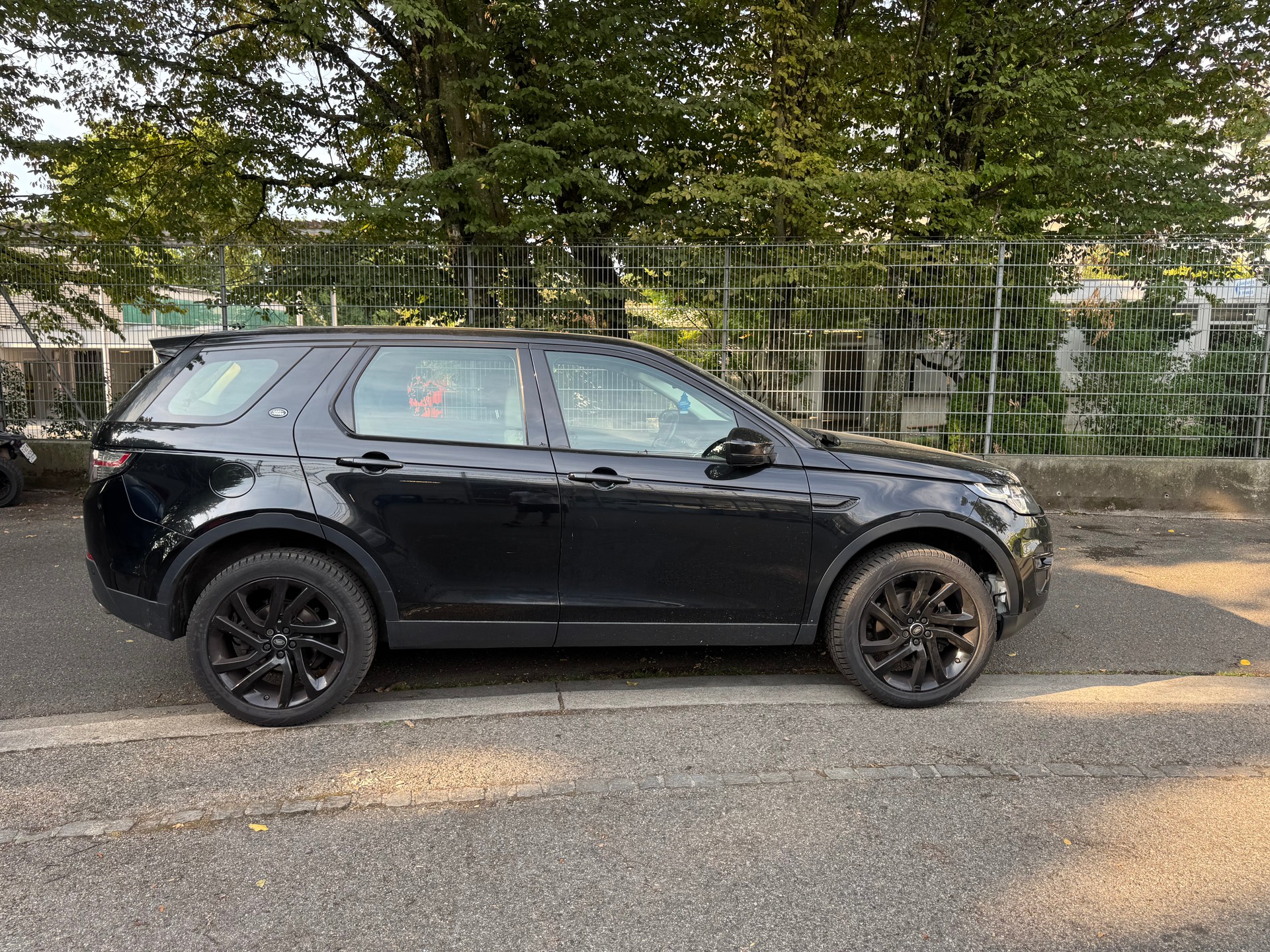 LAND ROVER Discovery Sport 2.0 TD4 HSE AT9-image-9