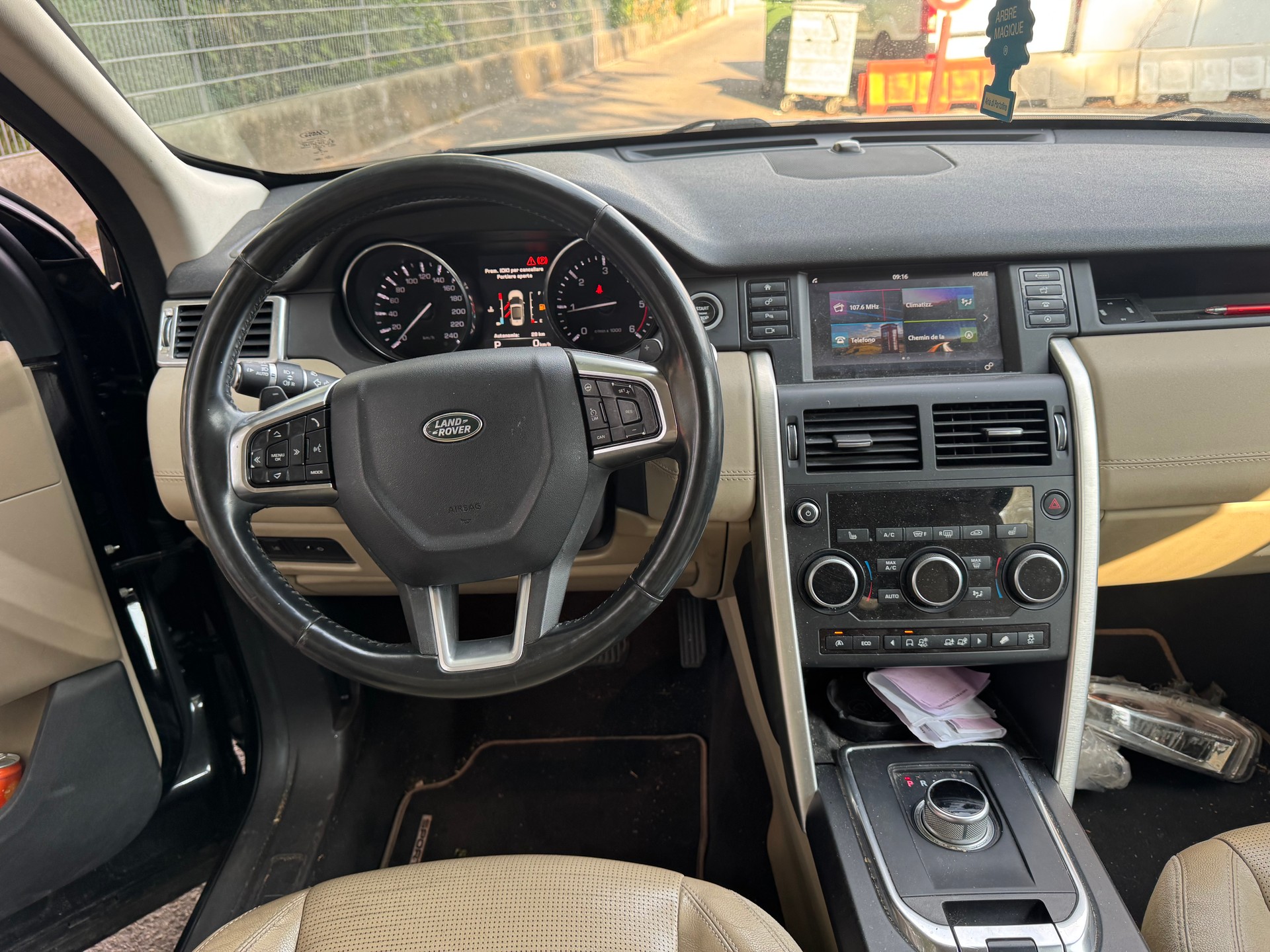 LAND ROVER Discovery Sport 2.0 TD4 HSE AT9-image-14