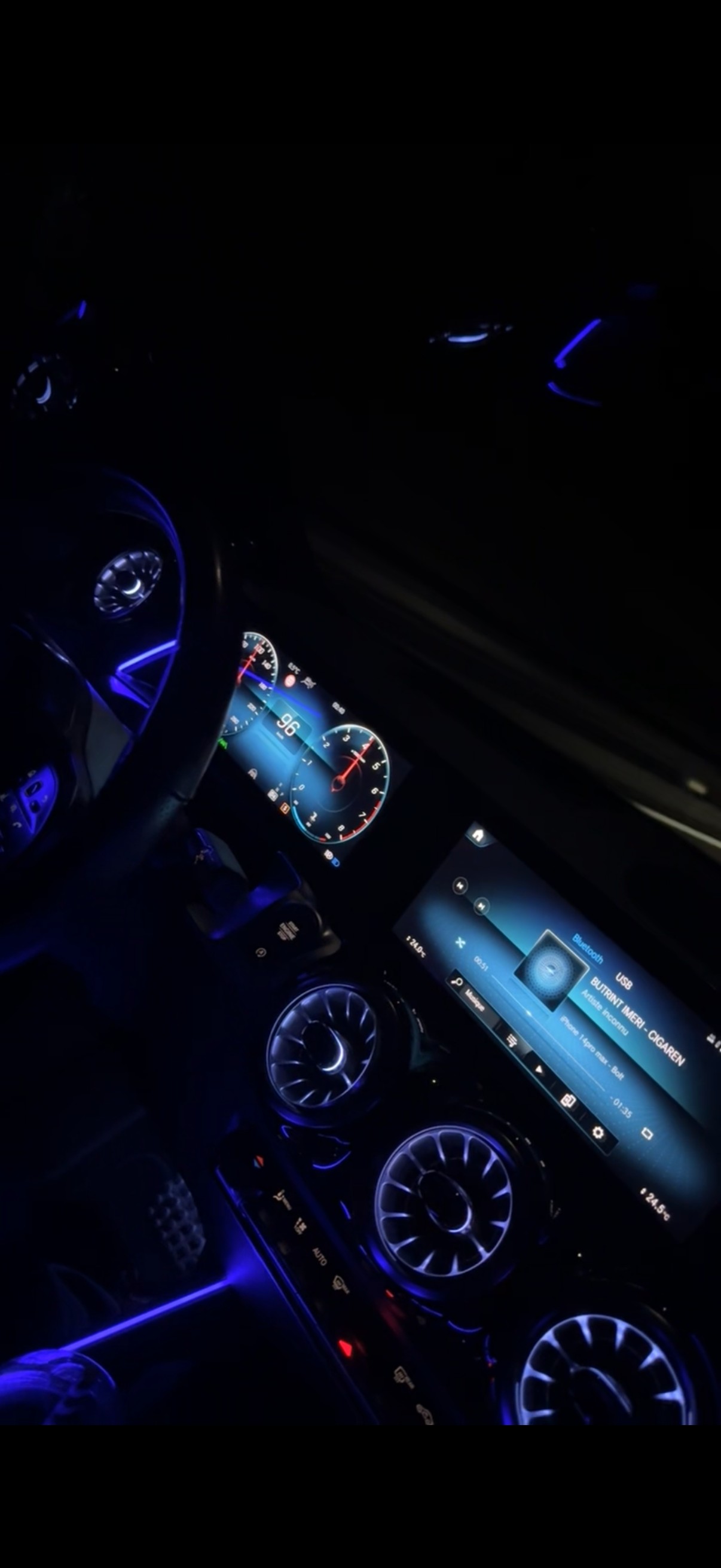 MERCEDES-BENZ GLB 250 AMG Line 4matic 8G-Tronic-image-1