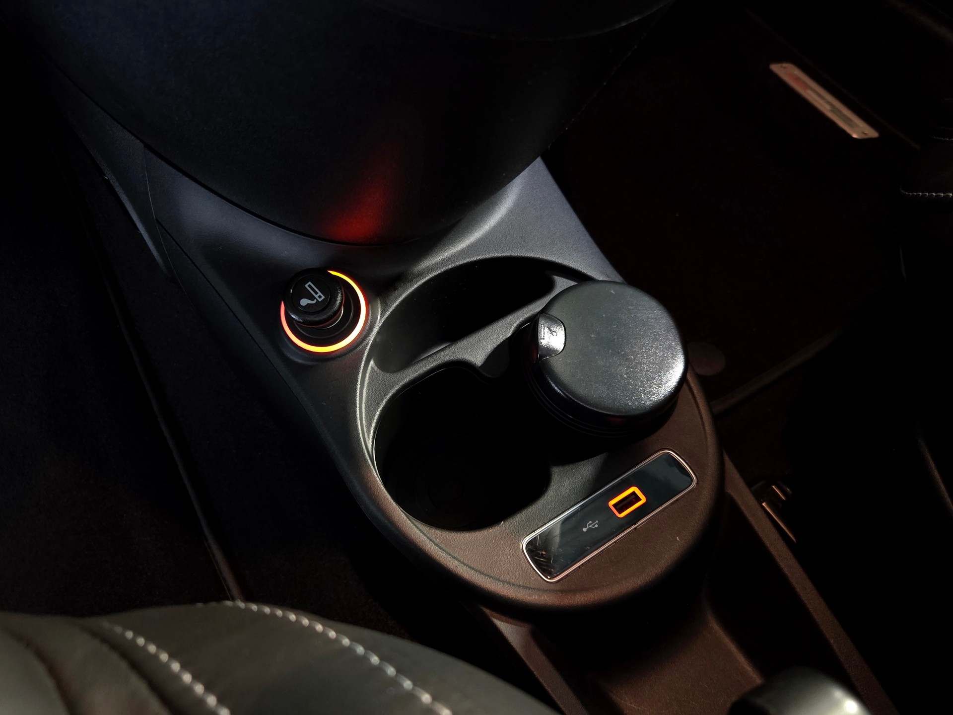 FIAT 595 Abarth 1.4 T-Jet 180 Competizione-image-11