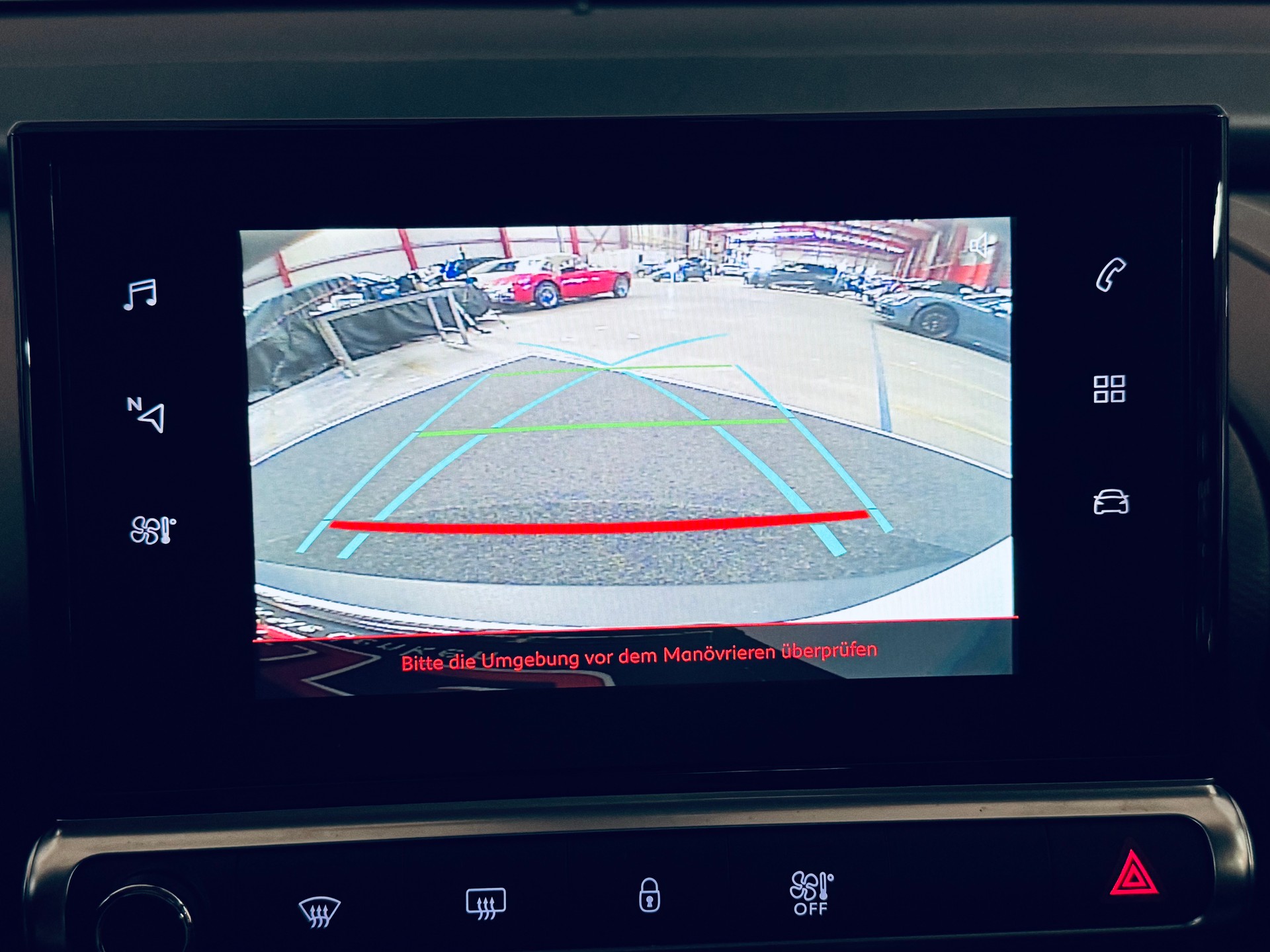 CITROEN C4 Cactus 1.2 Pure Tech Shine-image-19