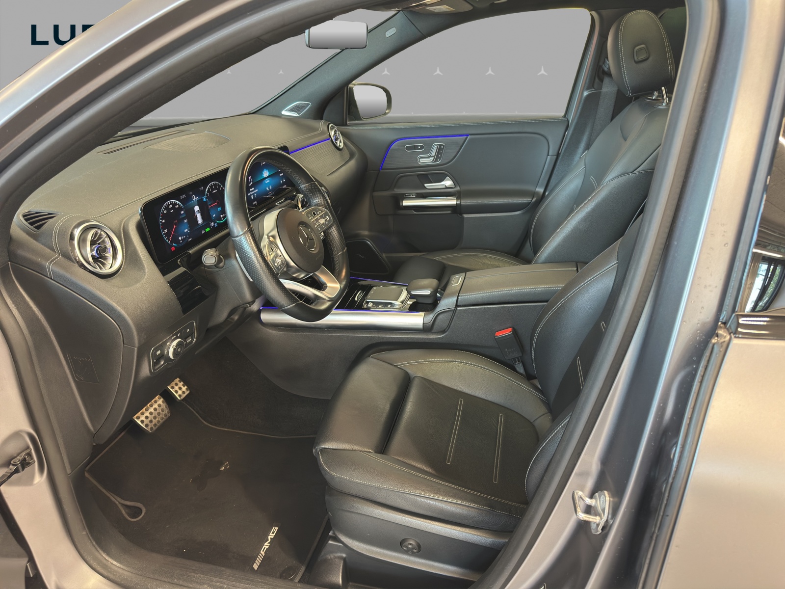 MERCEDES-BENZ GLA 250e AMG Line 8G-DCT-image-7