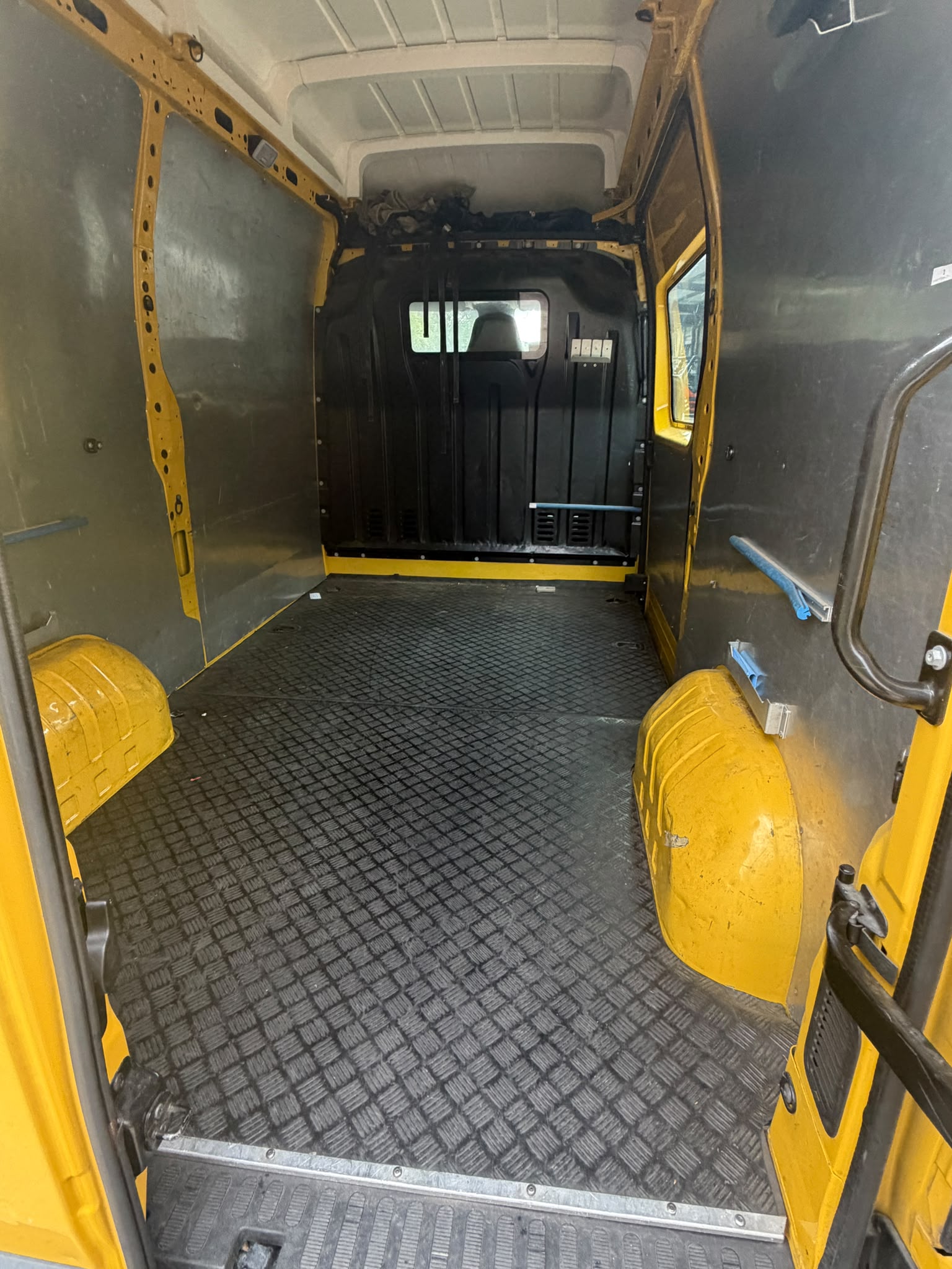 RENAULT Master T35 2.3dCi 135 L2H2-image-8