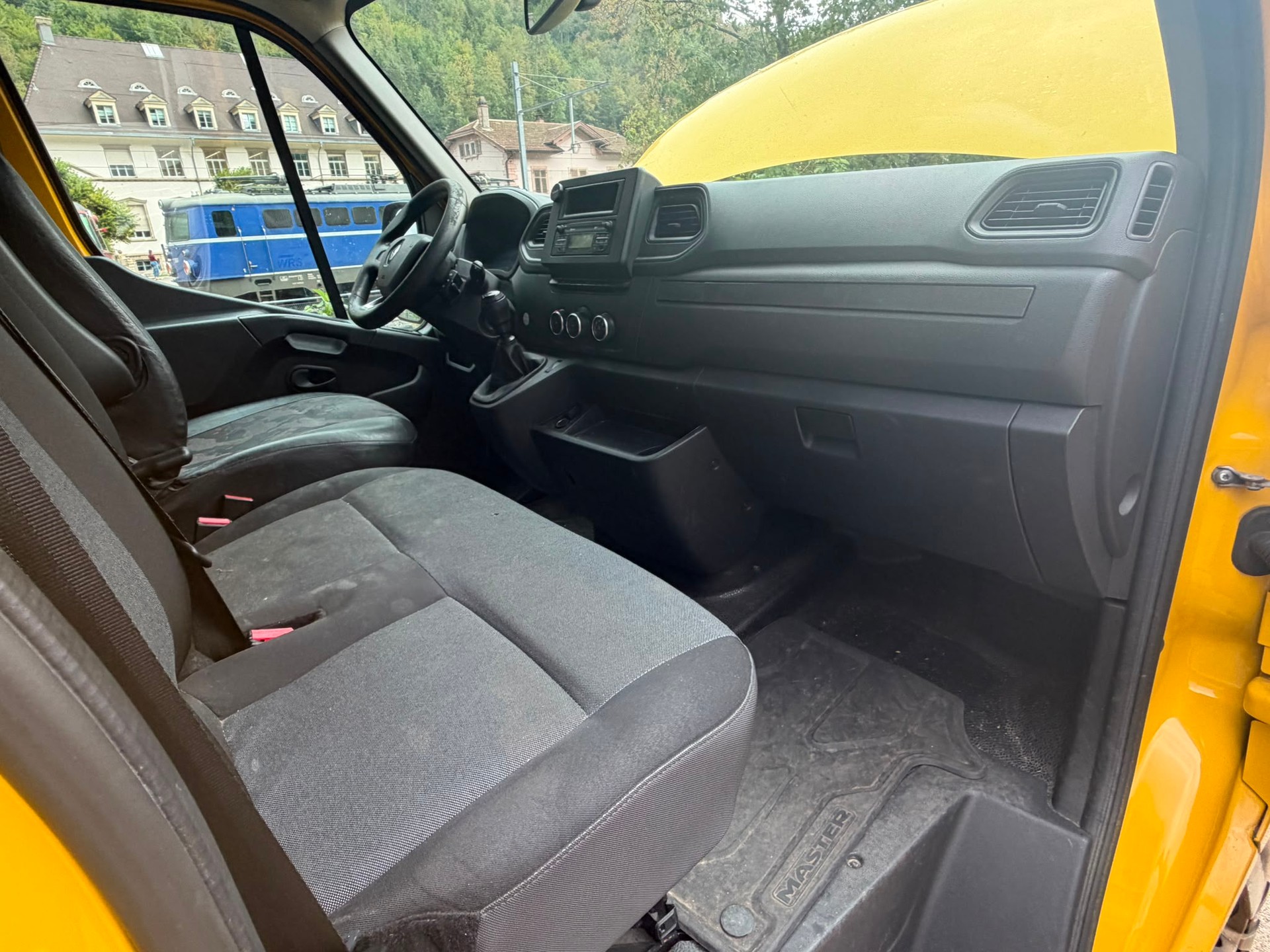 RENAULT Master T35 2.3dCi 135 L2H2-image-5