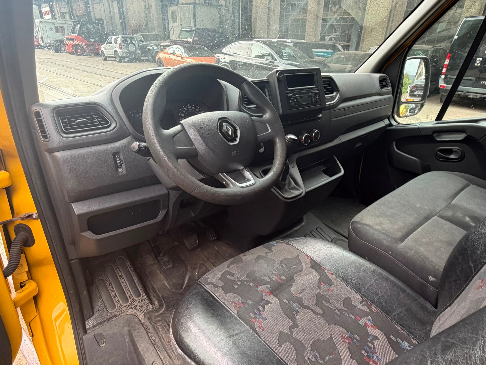 RENAULT Master T35 2.3dCi 135 L2H2-image-9