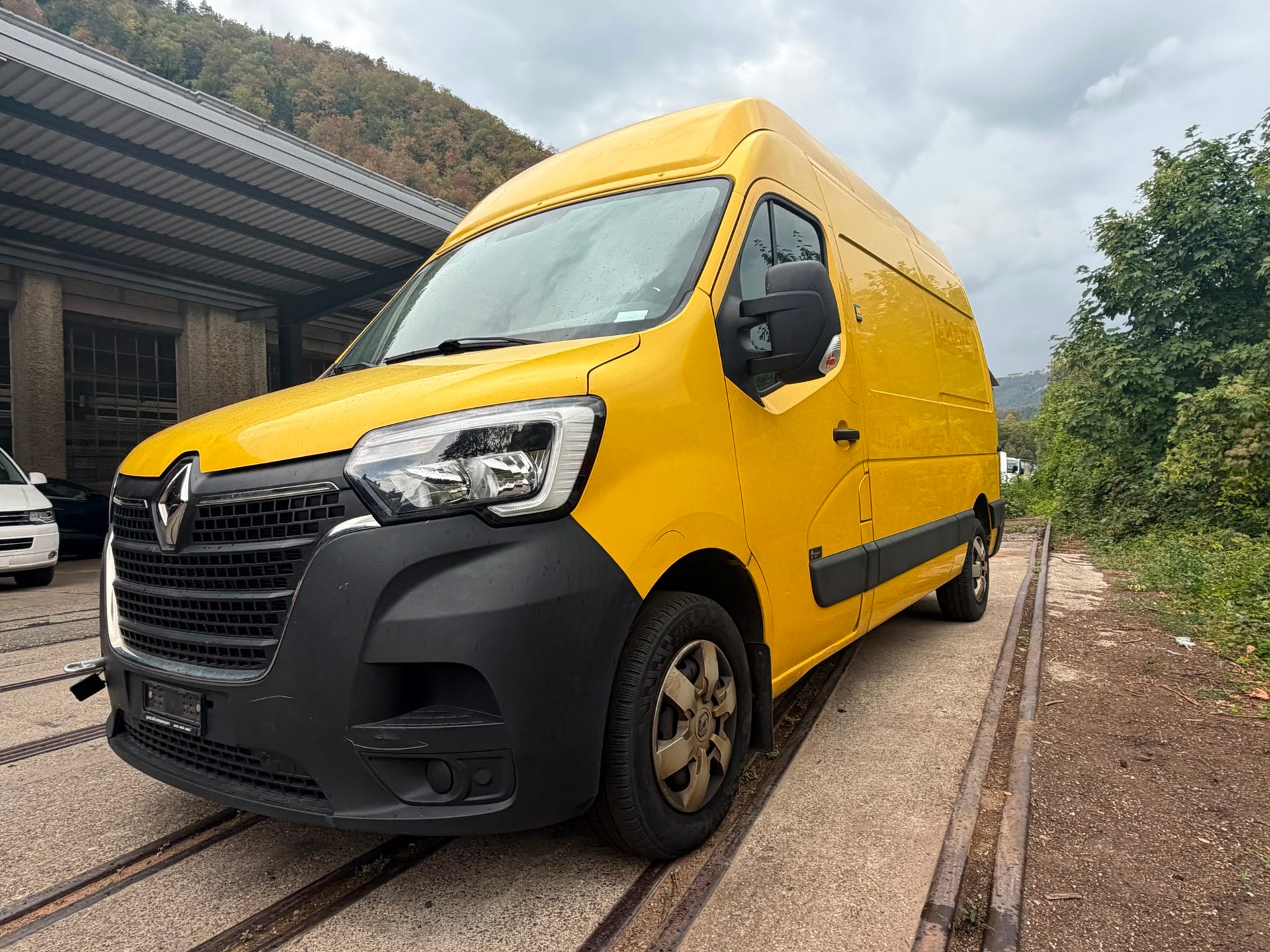 RENAULT Master T35 2.3dCi 135 L2H2-image-1