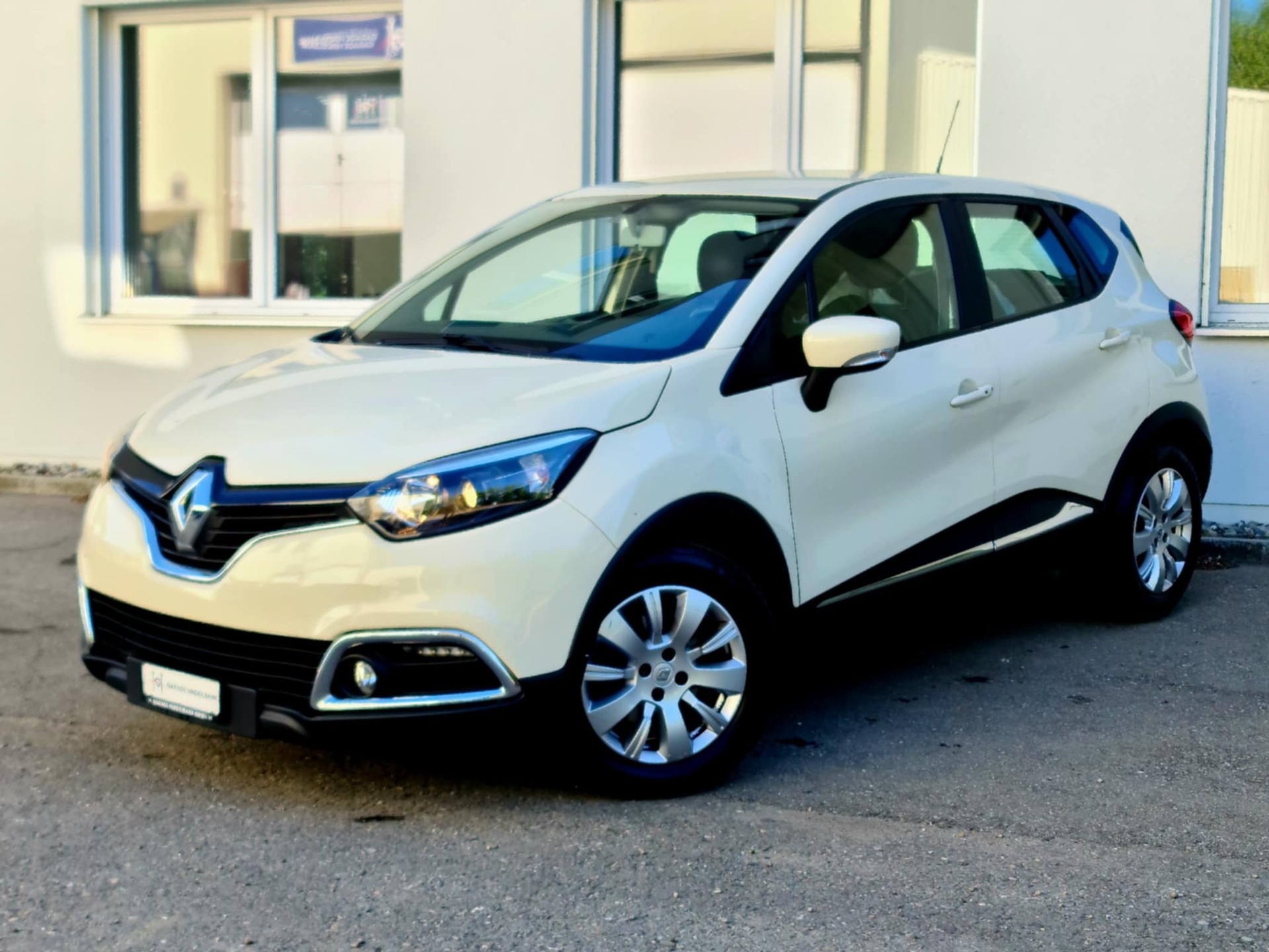 RENAULT Captur 1.2 T 16V Dynamique EDC-image-0