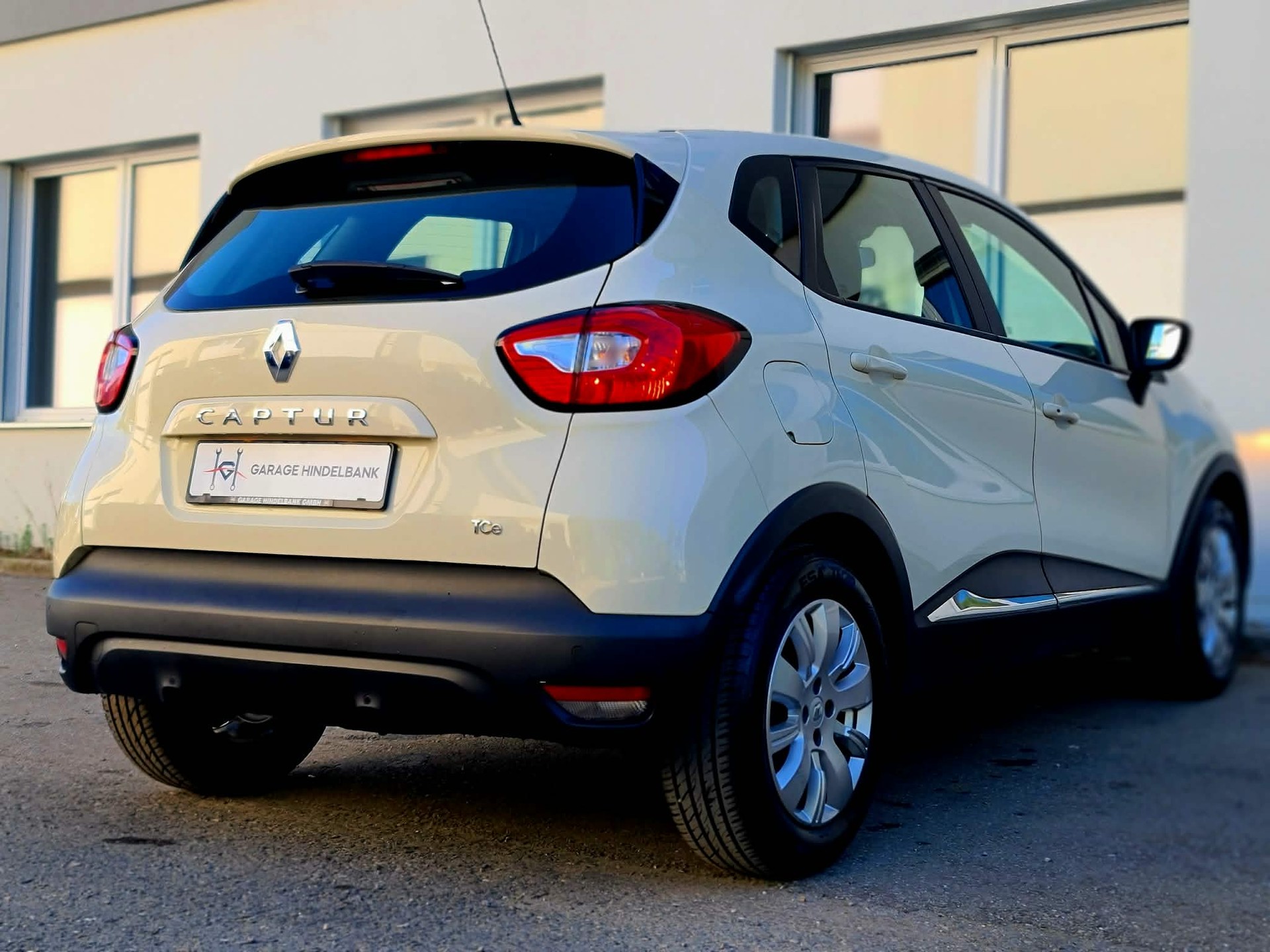 RENAULT Captur 1.2 T 16V Dynamique EDC-image-4