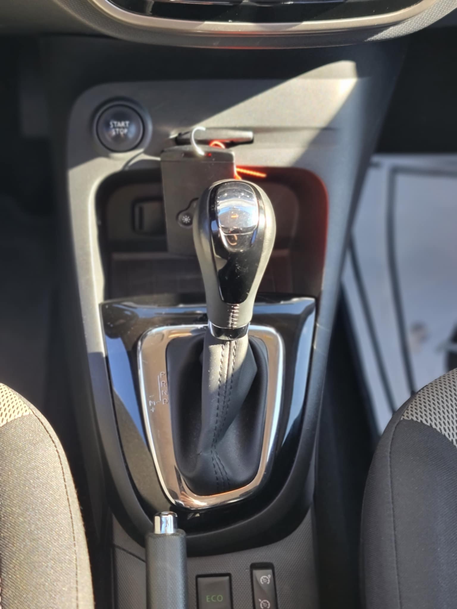 RENAULT Captur 1.2 T 16V Dynamique EDC-image-9