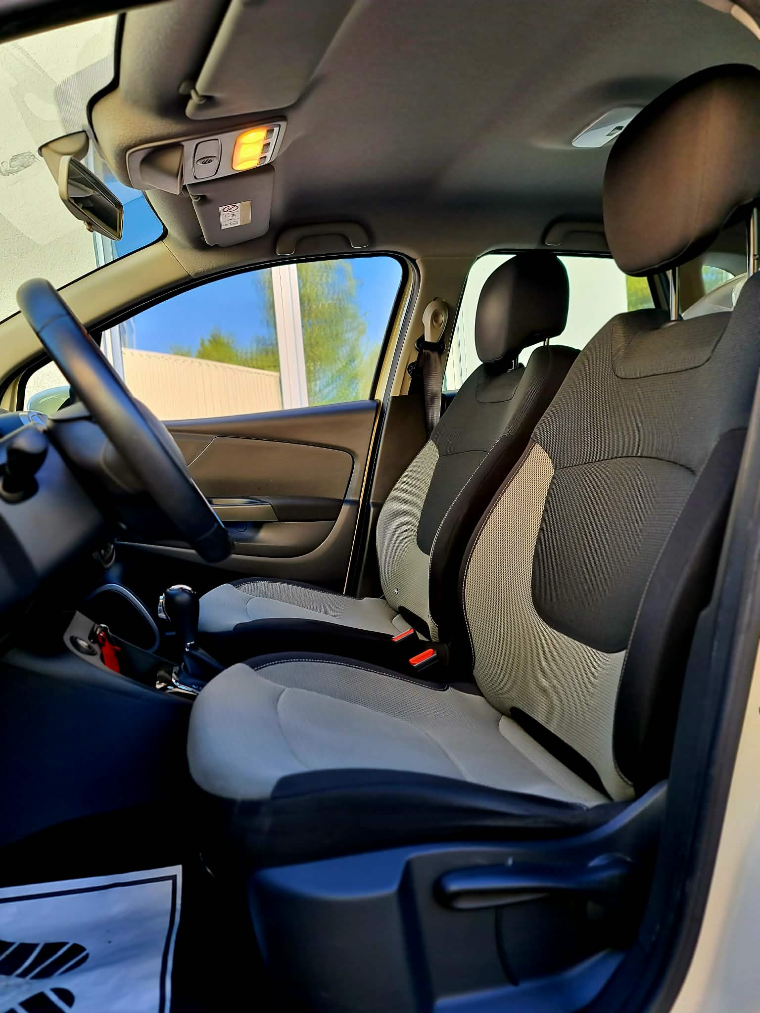 RENAULT Captur 1.2 T 16V Dynamique EDC-image-11