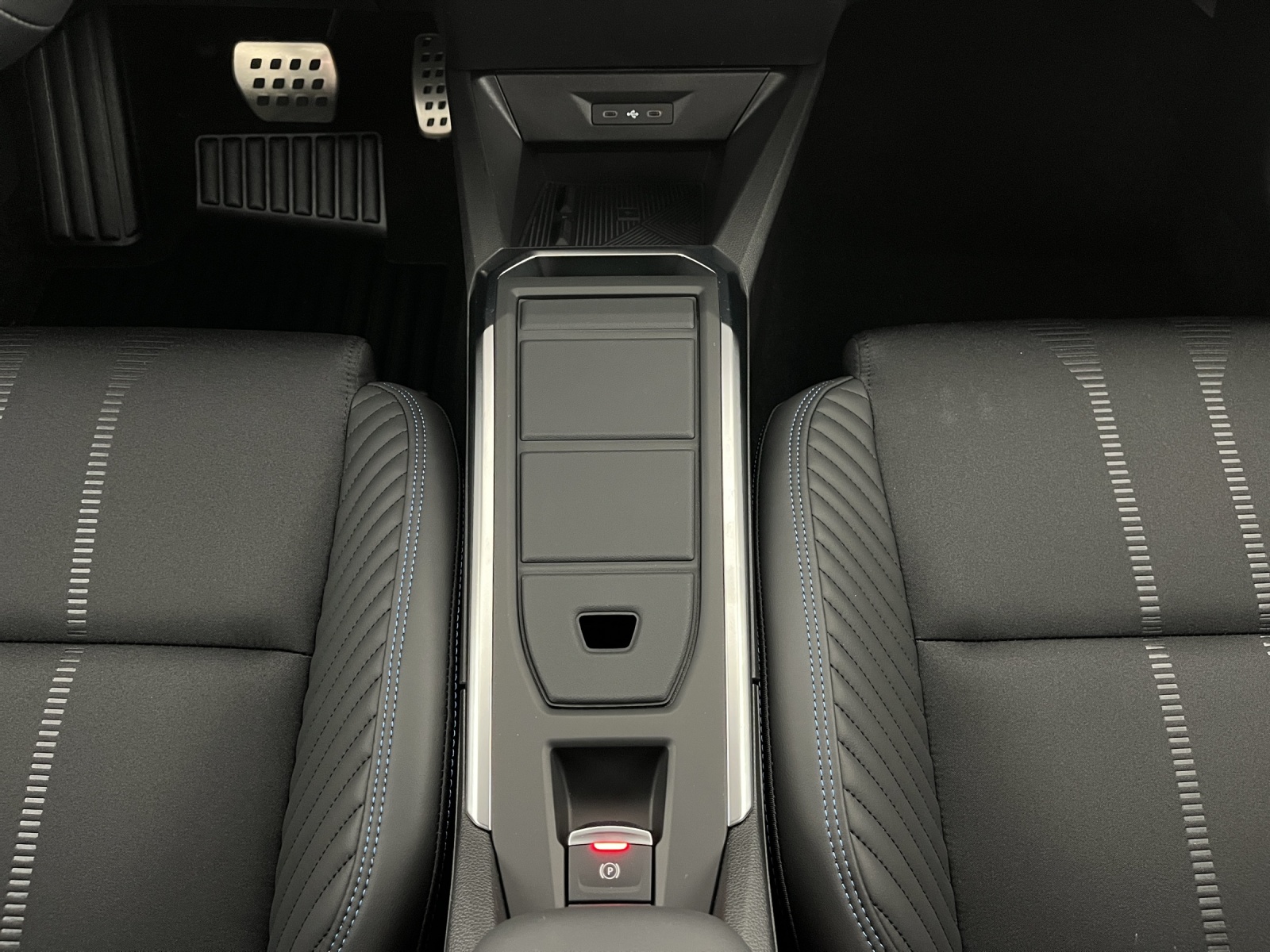 RENAULT Clio 1.8 E-Tech esprit Alpine-image-13