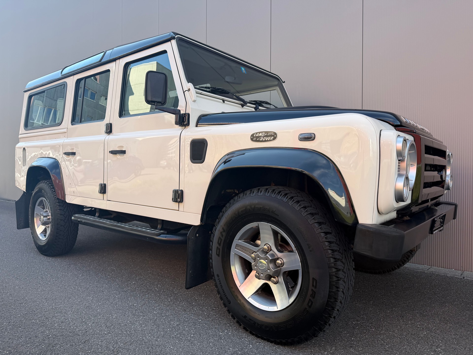 LAND ROVER Defender 110 TD4 *FIRE & ICE*-image-3