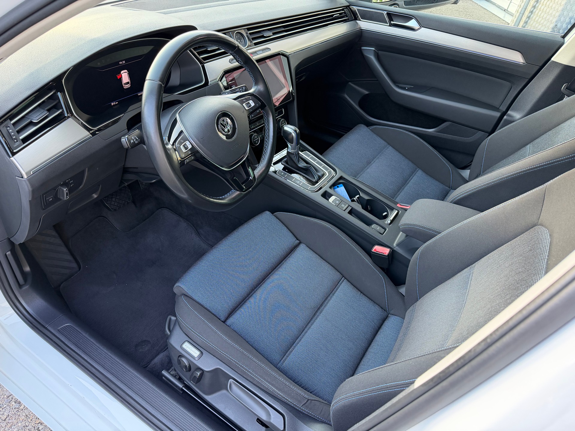 VW Passat Variant 1.4 TSI GTE Hybrid DSG-image-4