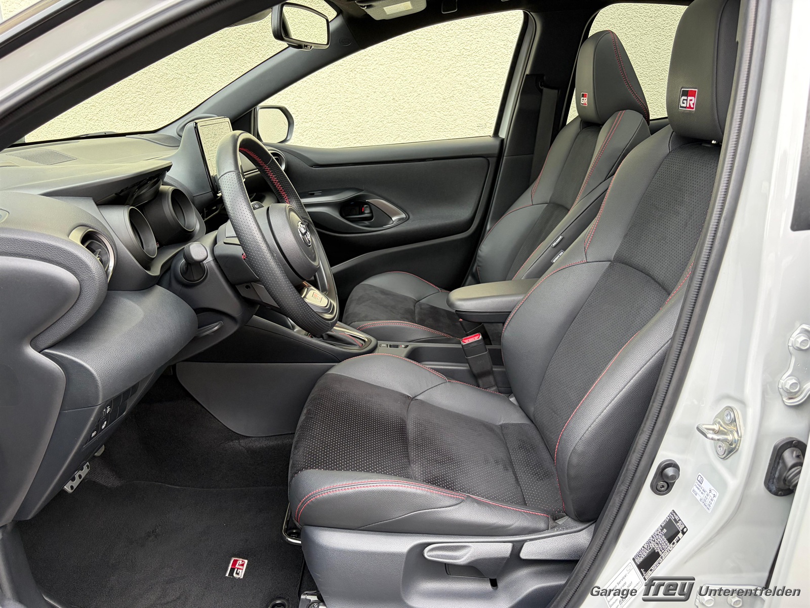 TOYOTA Yaris 1.5 GR Sport e-CVT-image-6