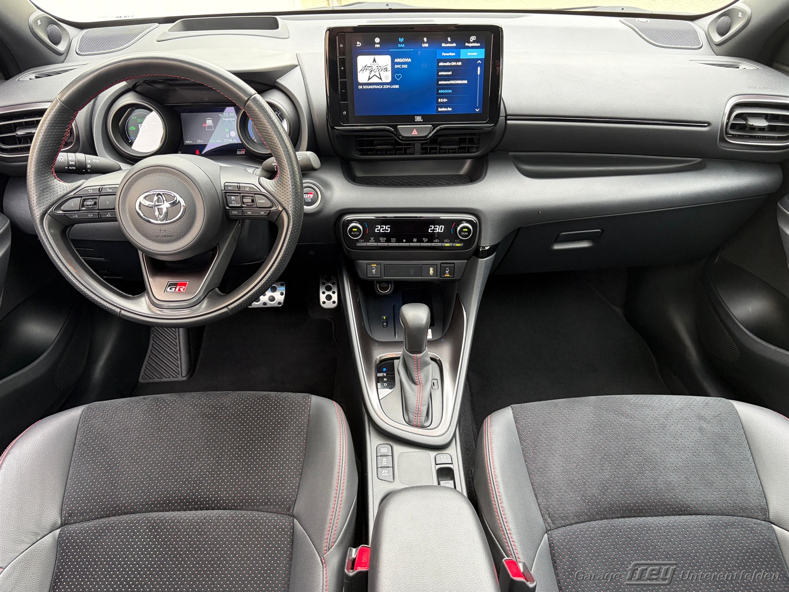 TOYOTA Yaris 1.5 GR Sport e-CVT-image-8