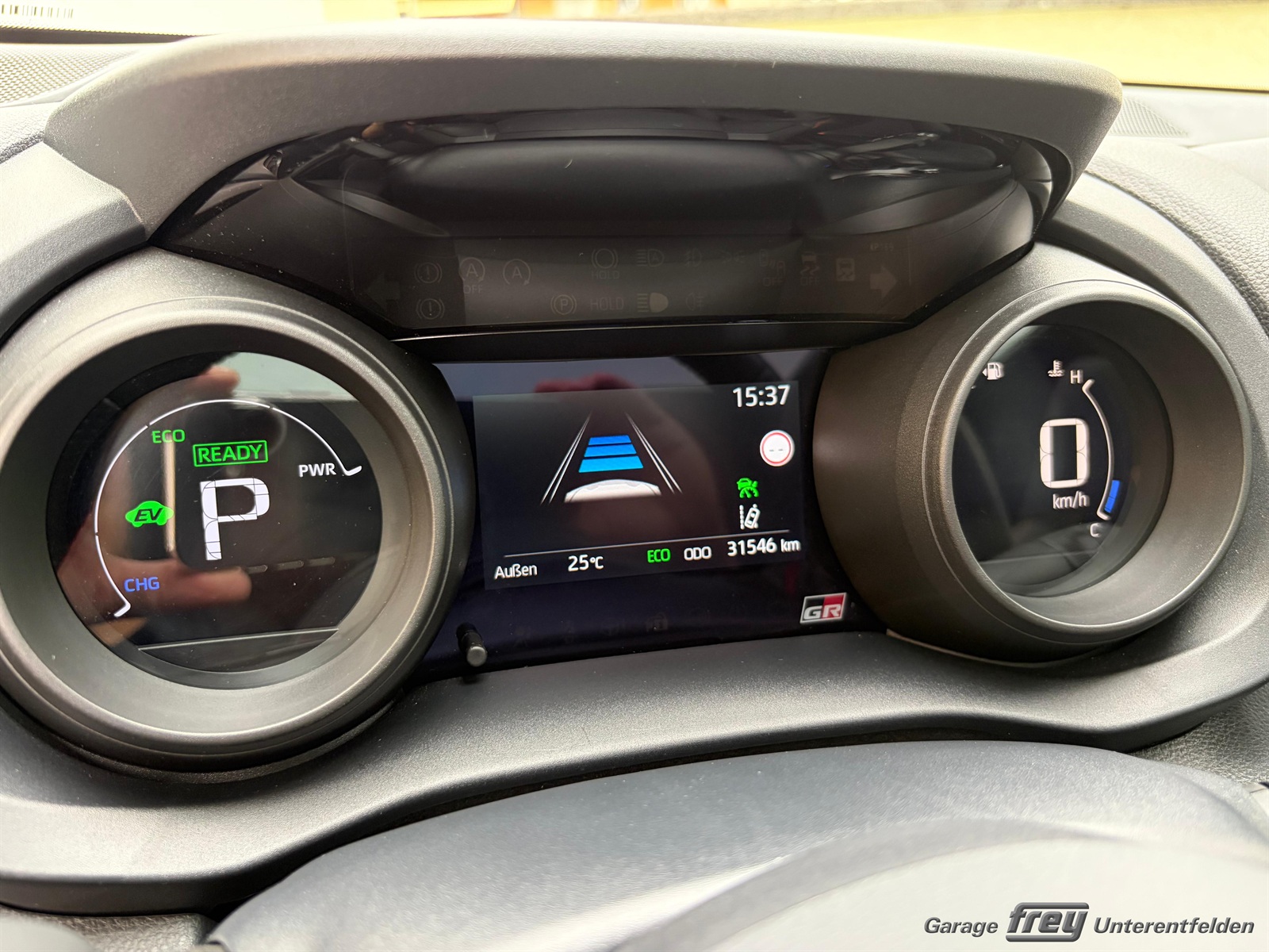 TOYOTA Yaris 1.5 GR Sport e-CVT-image-10