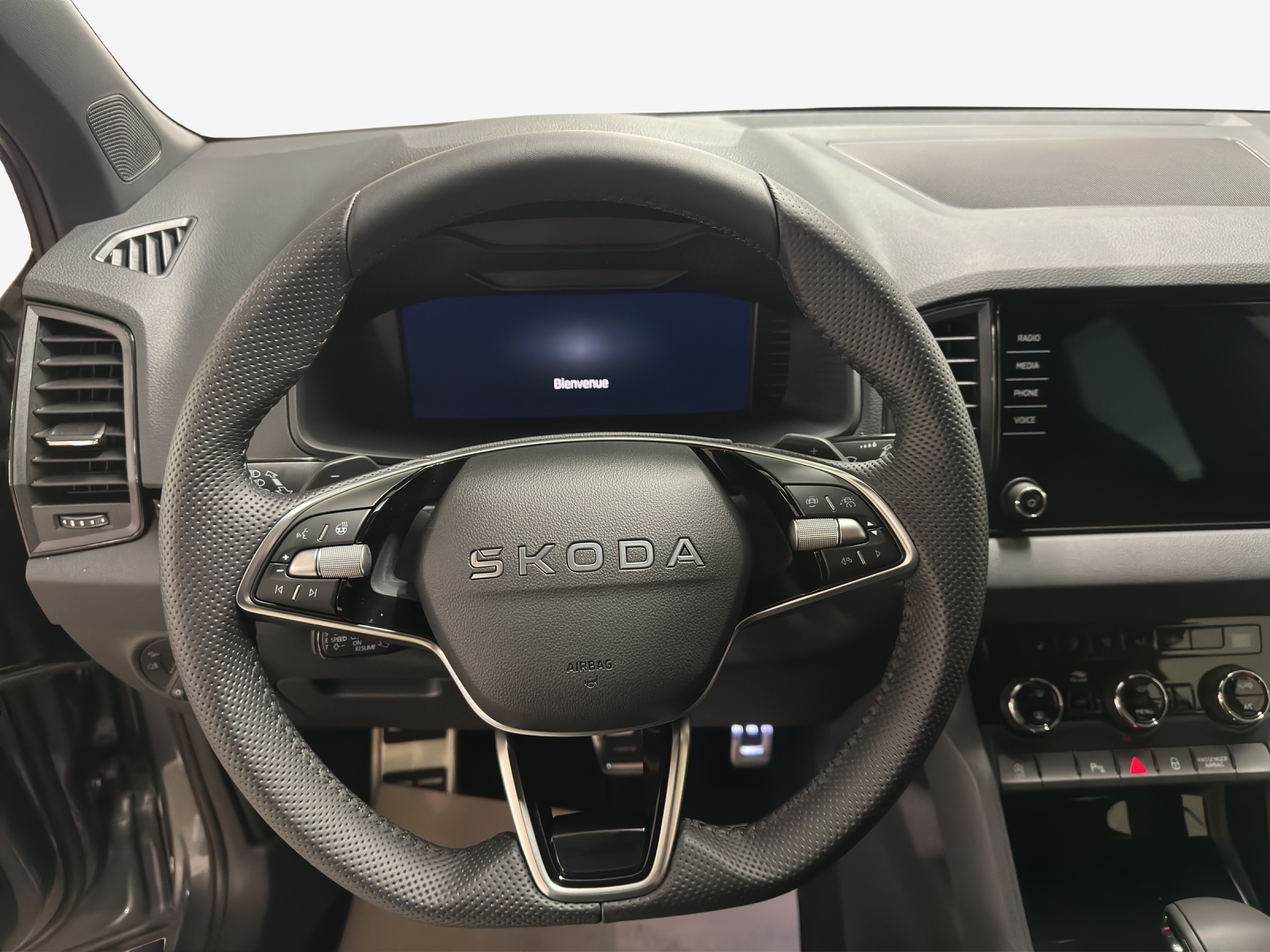 SKODA Karoq 2.0 TSI SportLine 4x4 DSG-image-11